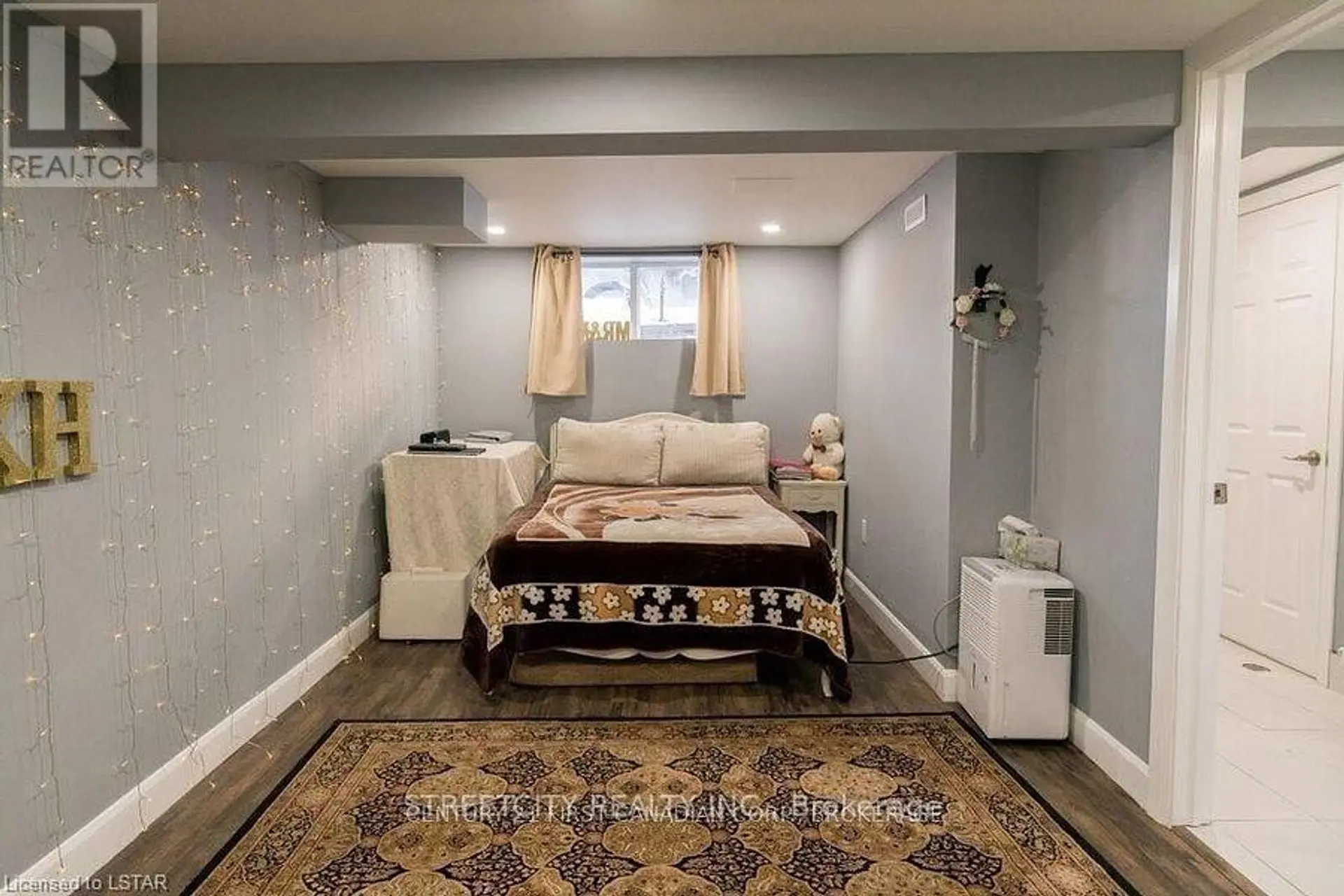 43 RENNY CRESCENT - Image 3