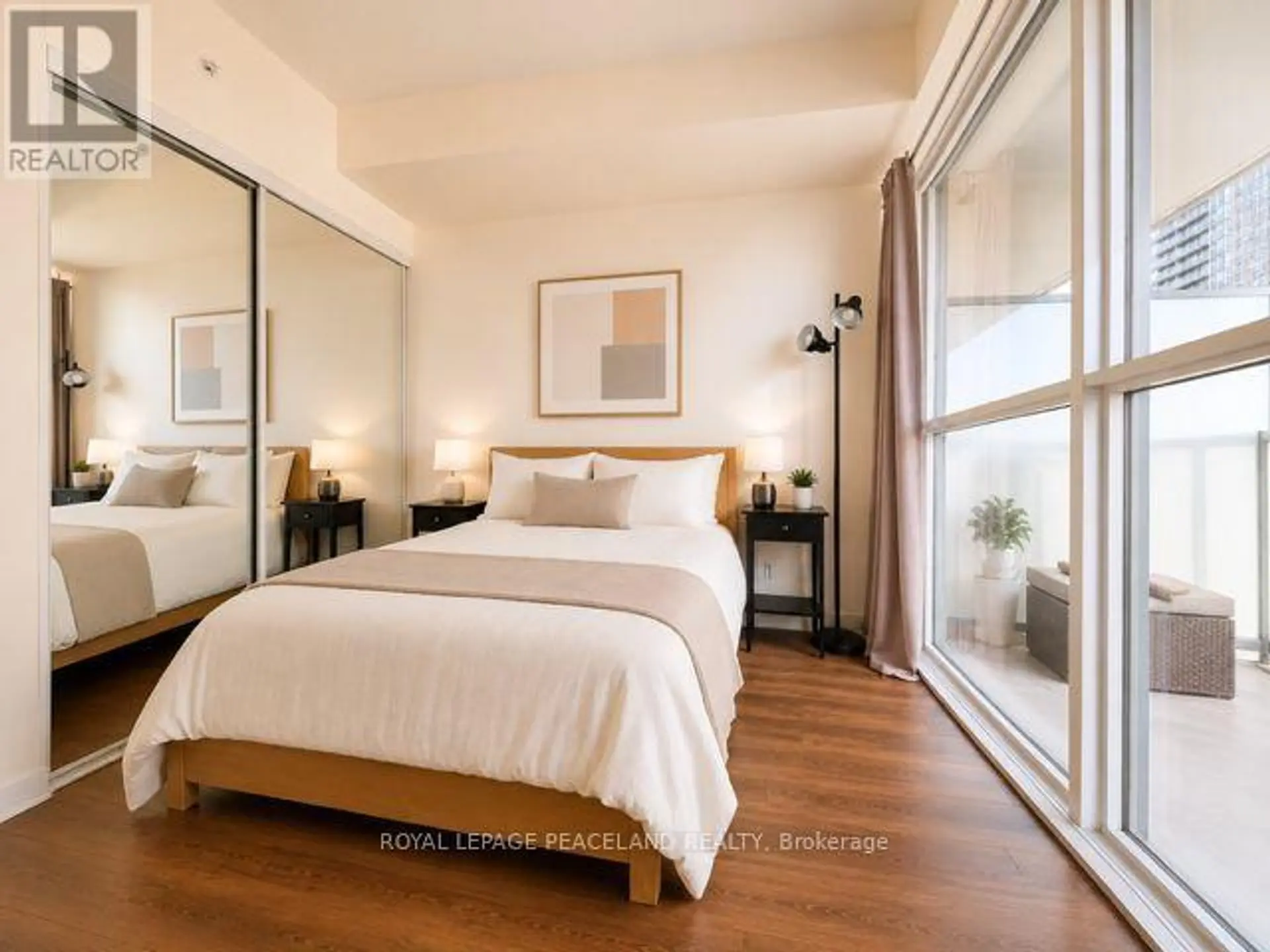 #808 15 GRENVILLE STREET - Image 4