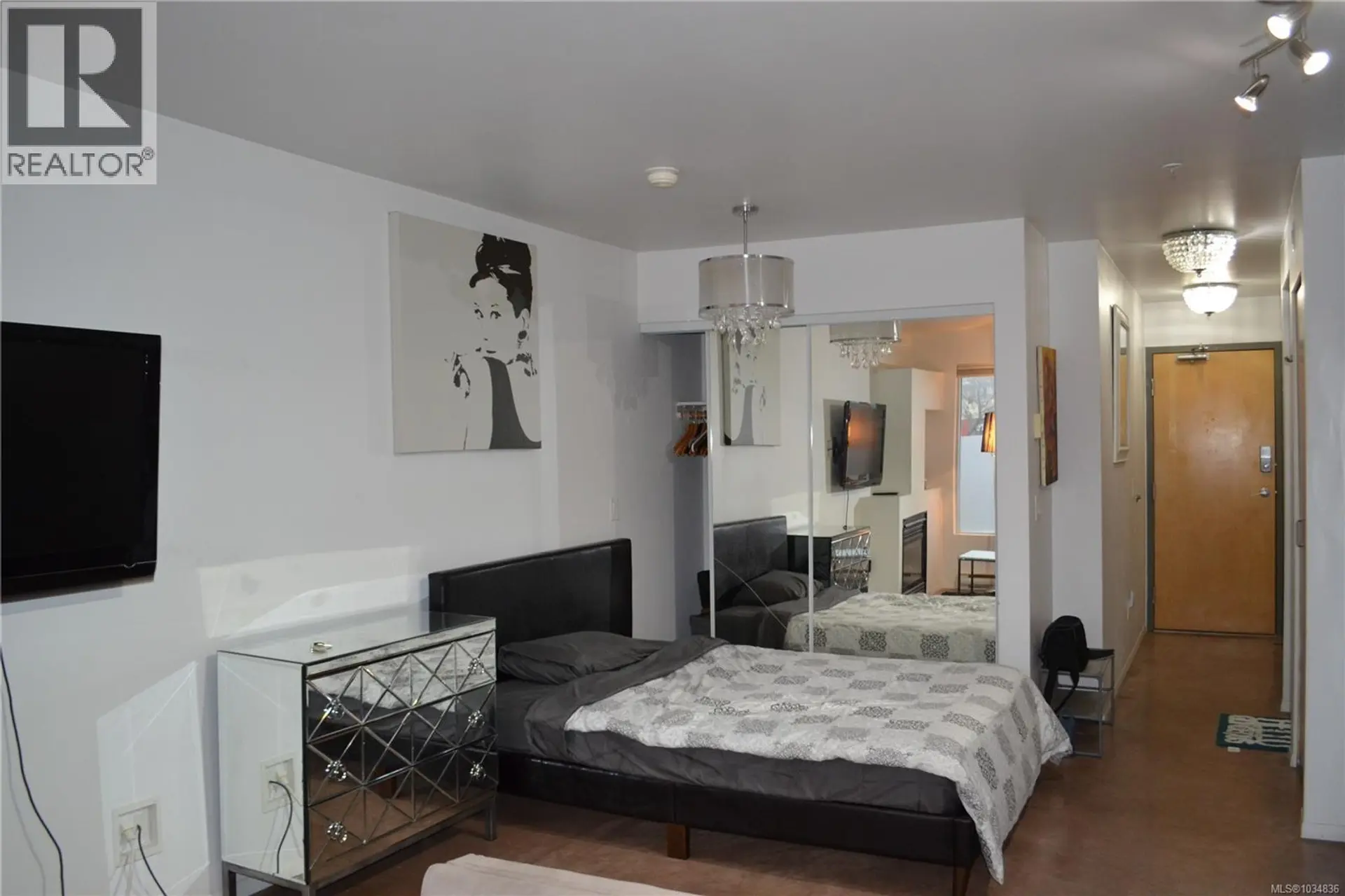 #208 932 Johnson St - Image 3