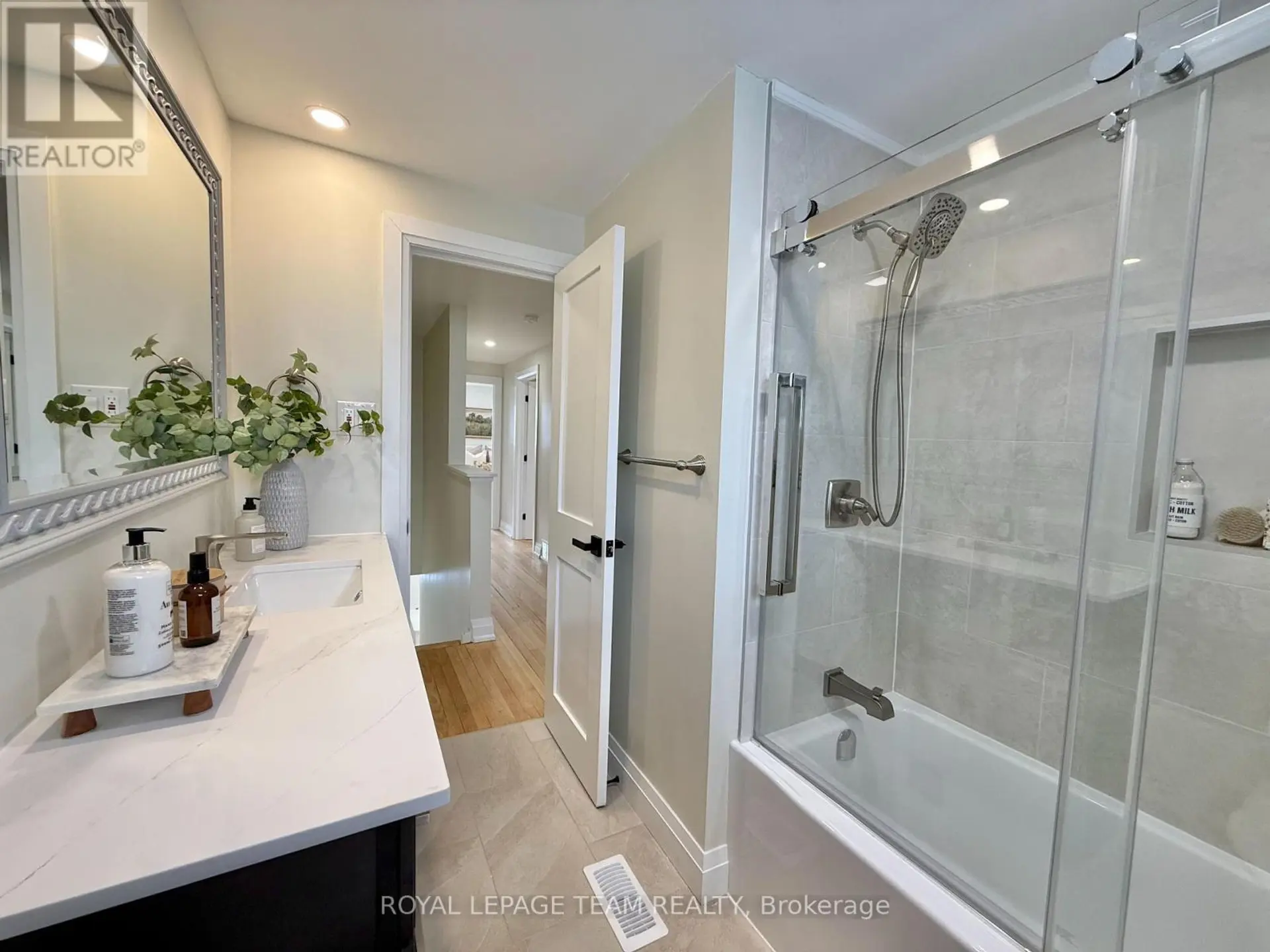 973 EIFFEL AVENUE - Image 15