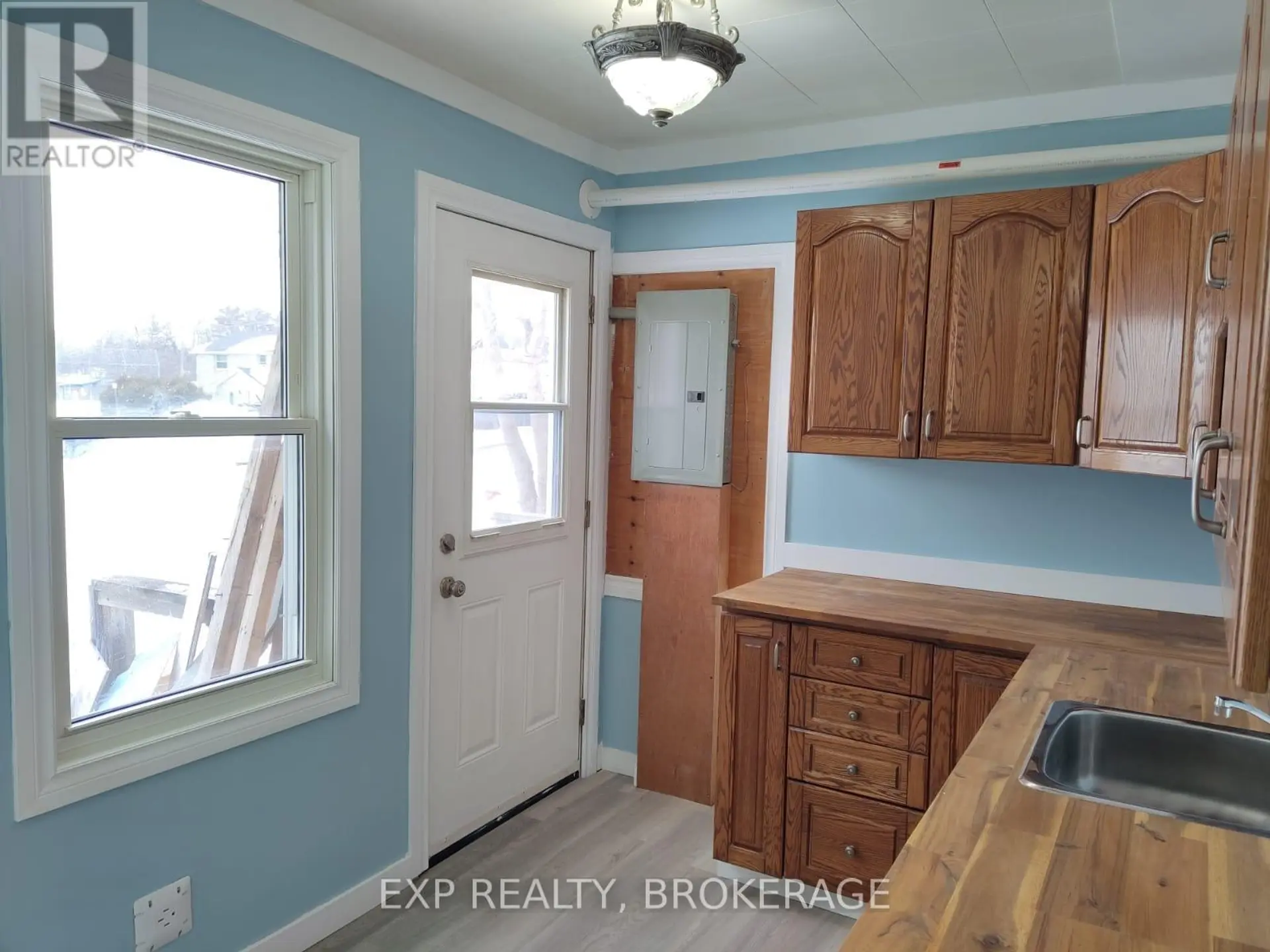 16 LOUIS STREET - Image 3