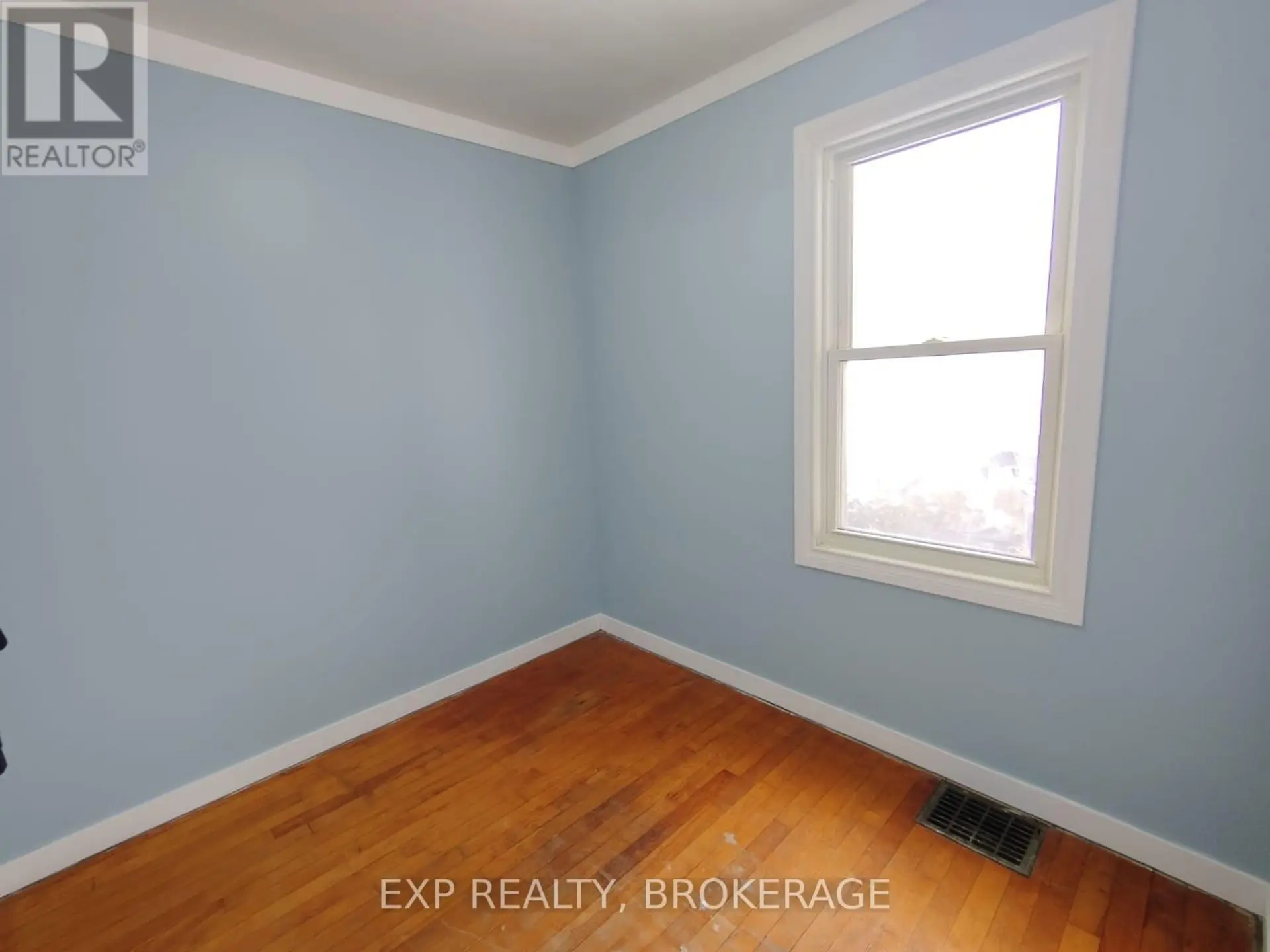 16 LOUIS STREET - Image 4