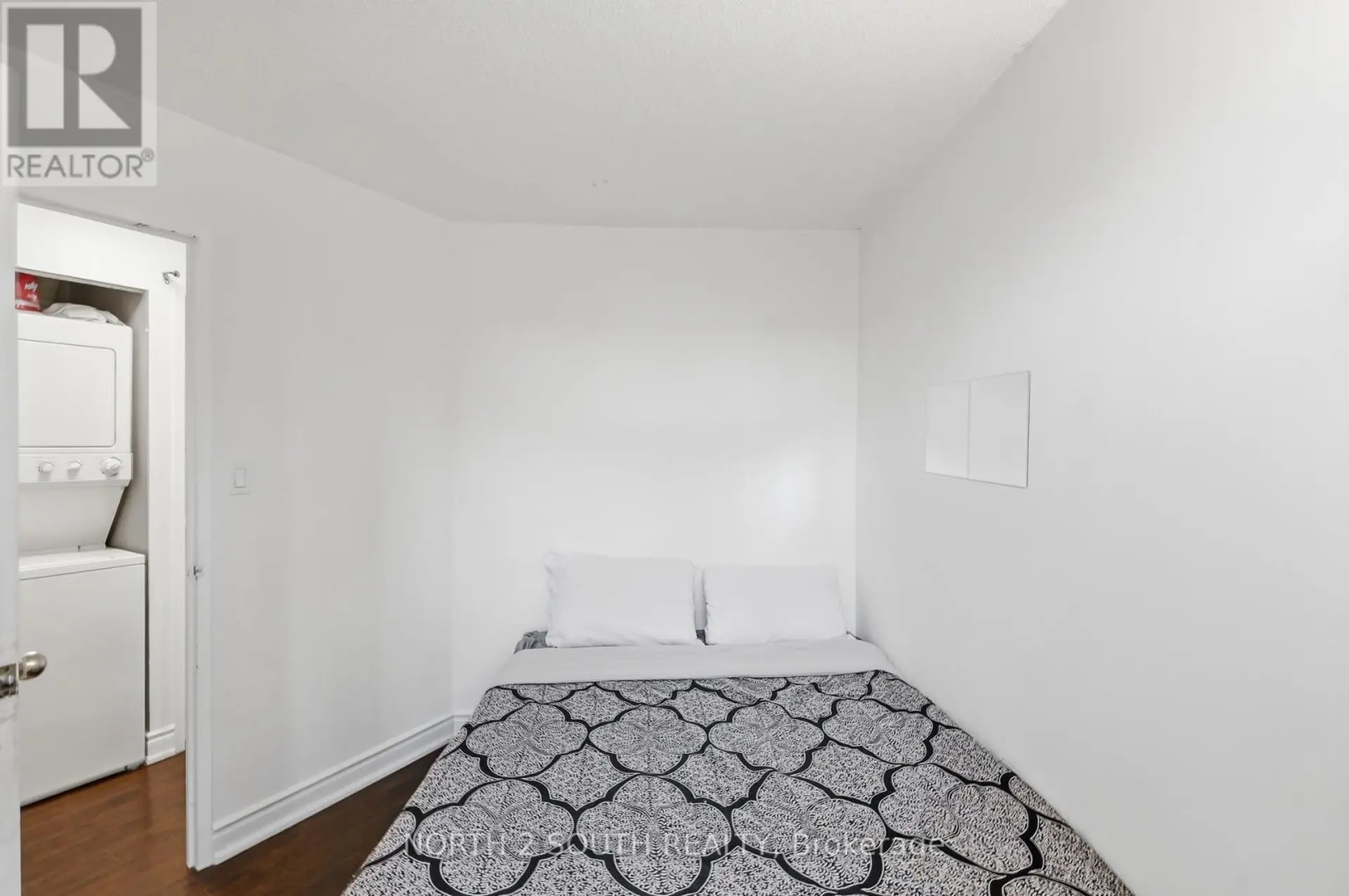 #505 270 QUEENS QUAY W - Image 9