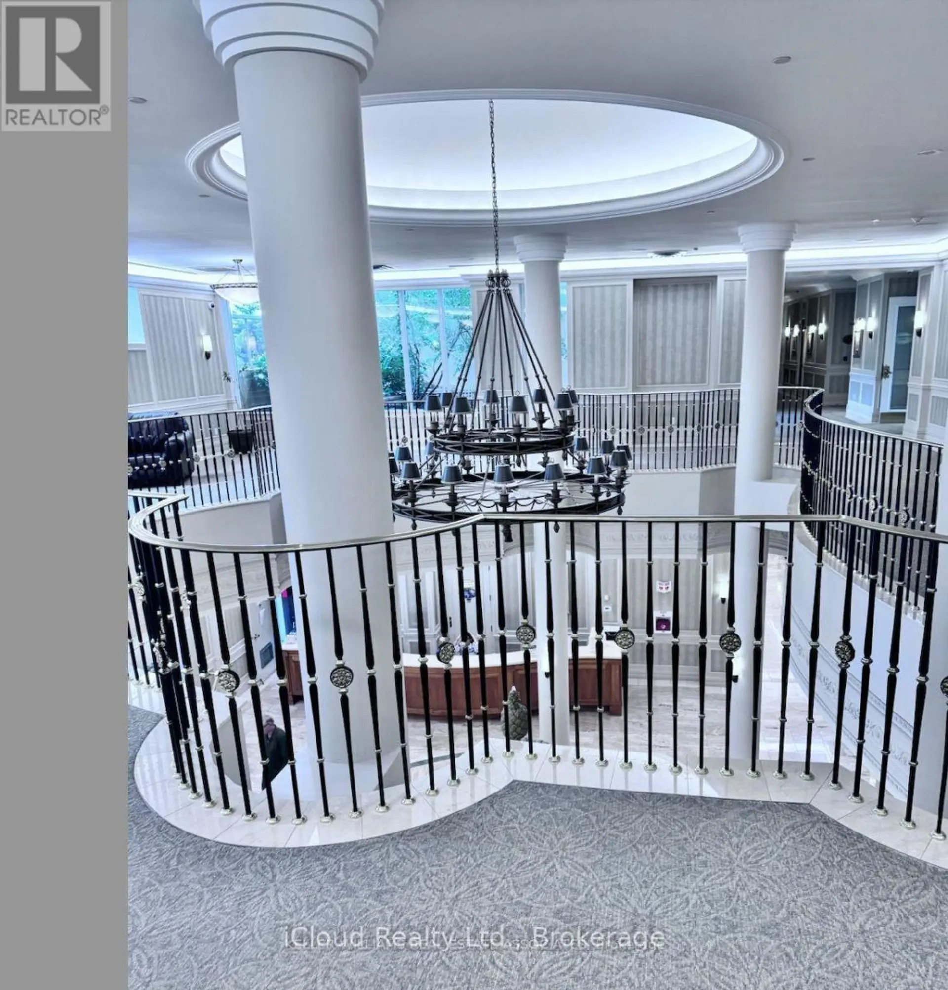 #1008 35 KINGSBRIDGE GARDEN CIRCLE - Image 2