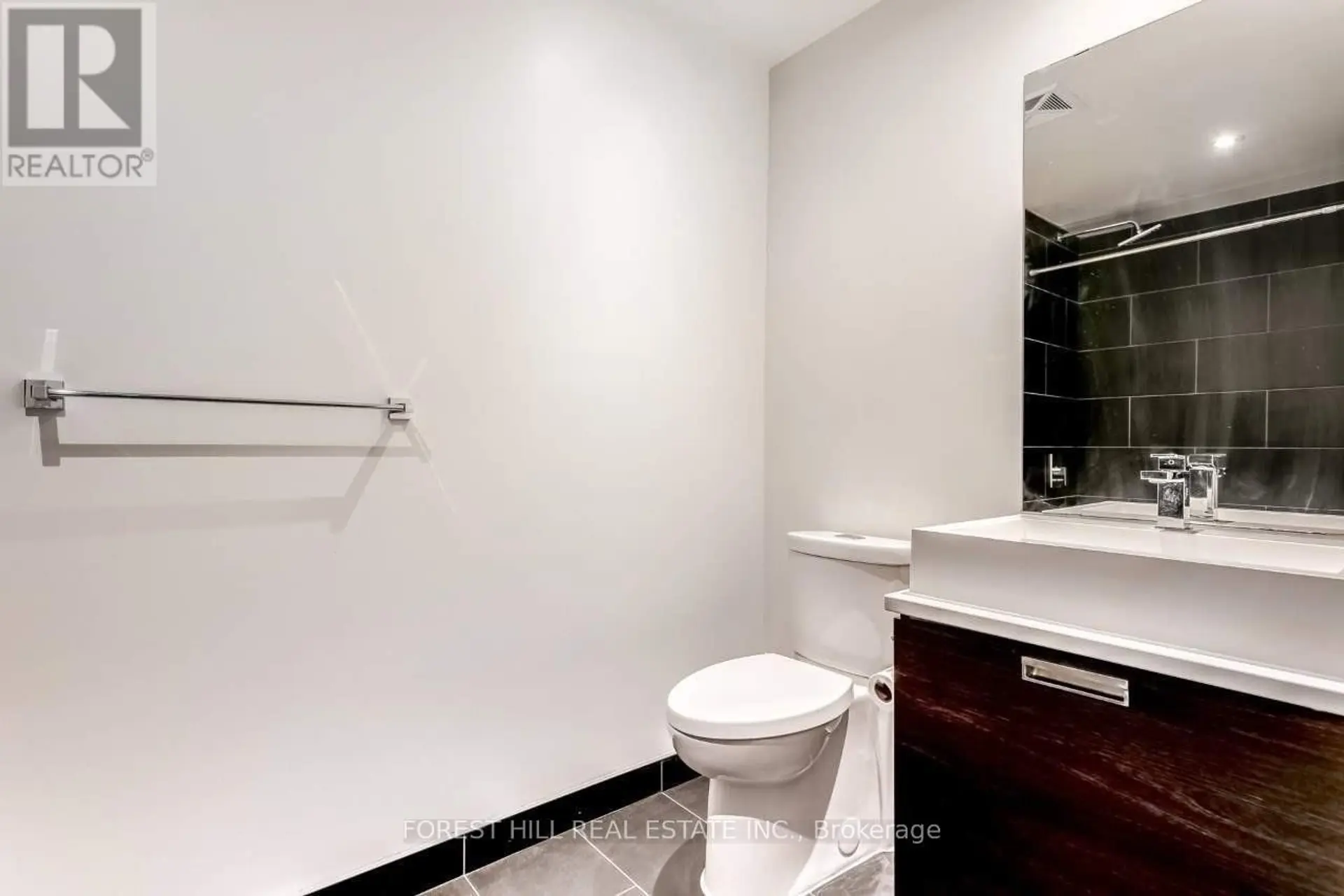 #212 246 LOGAN AVENUE - Image 12