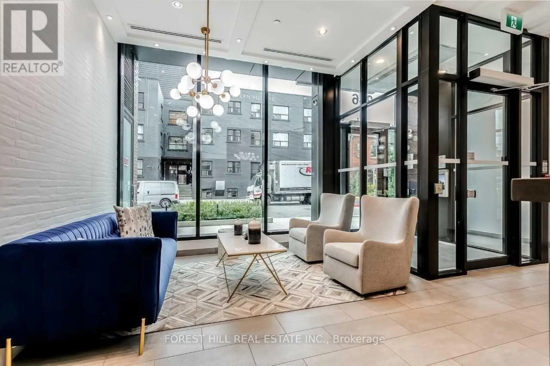 #212 246 LOGAN AVENUE - Image 3