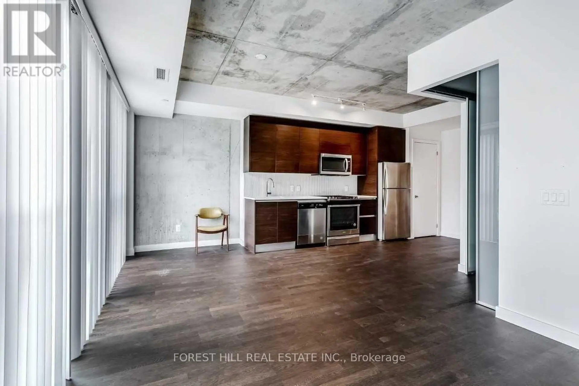 #212 246 LOGAN AVENUE - Image 7