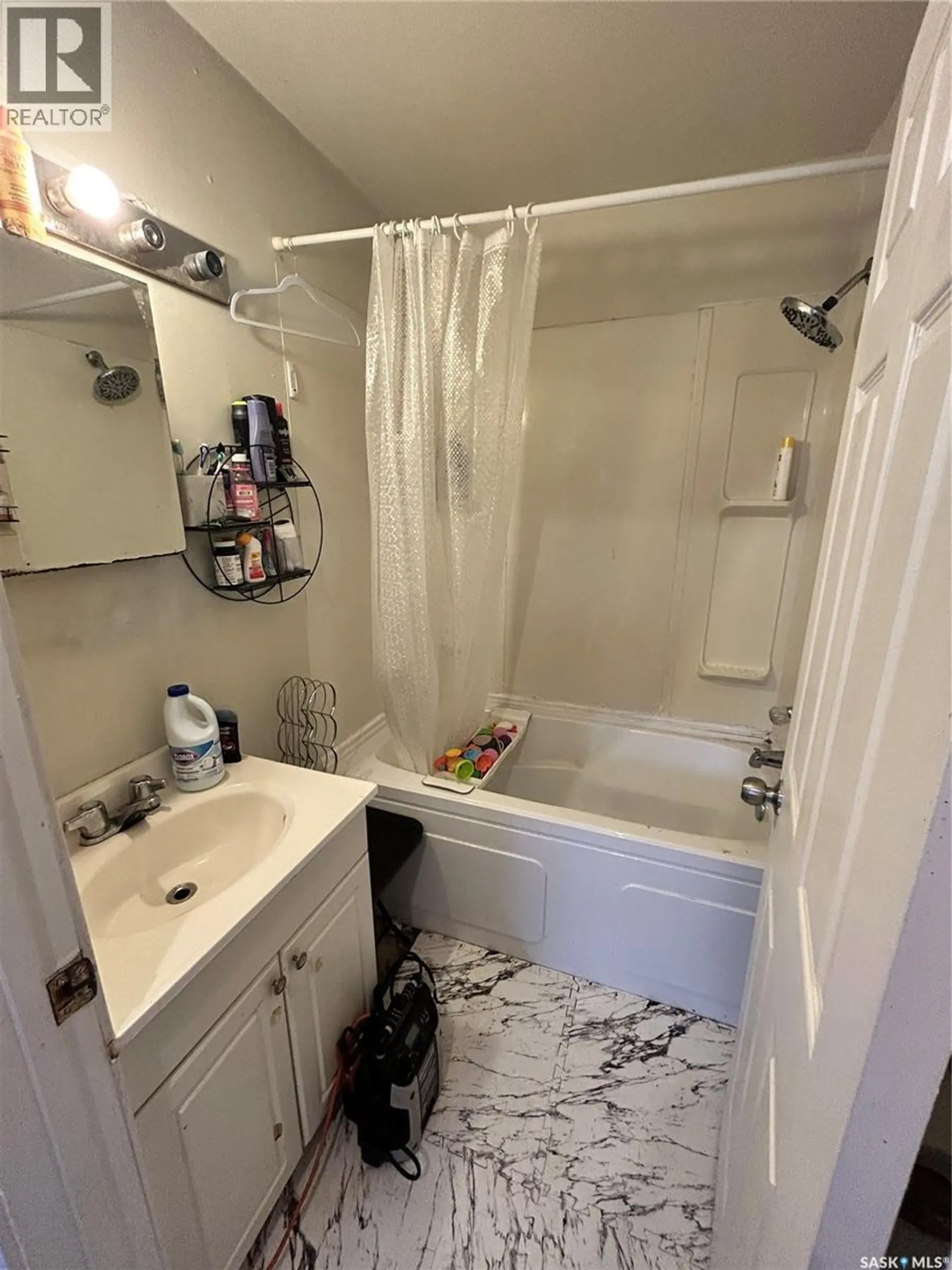 922 Garnet STREET - Image 15