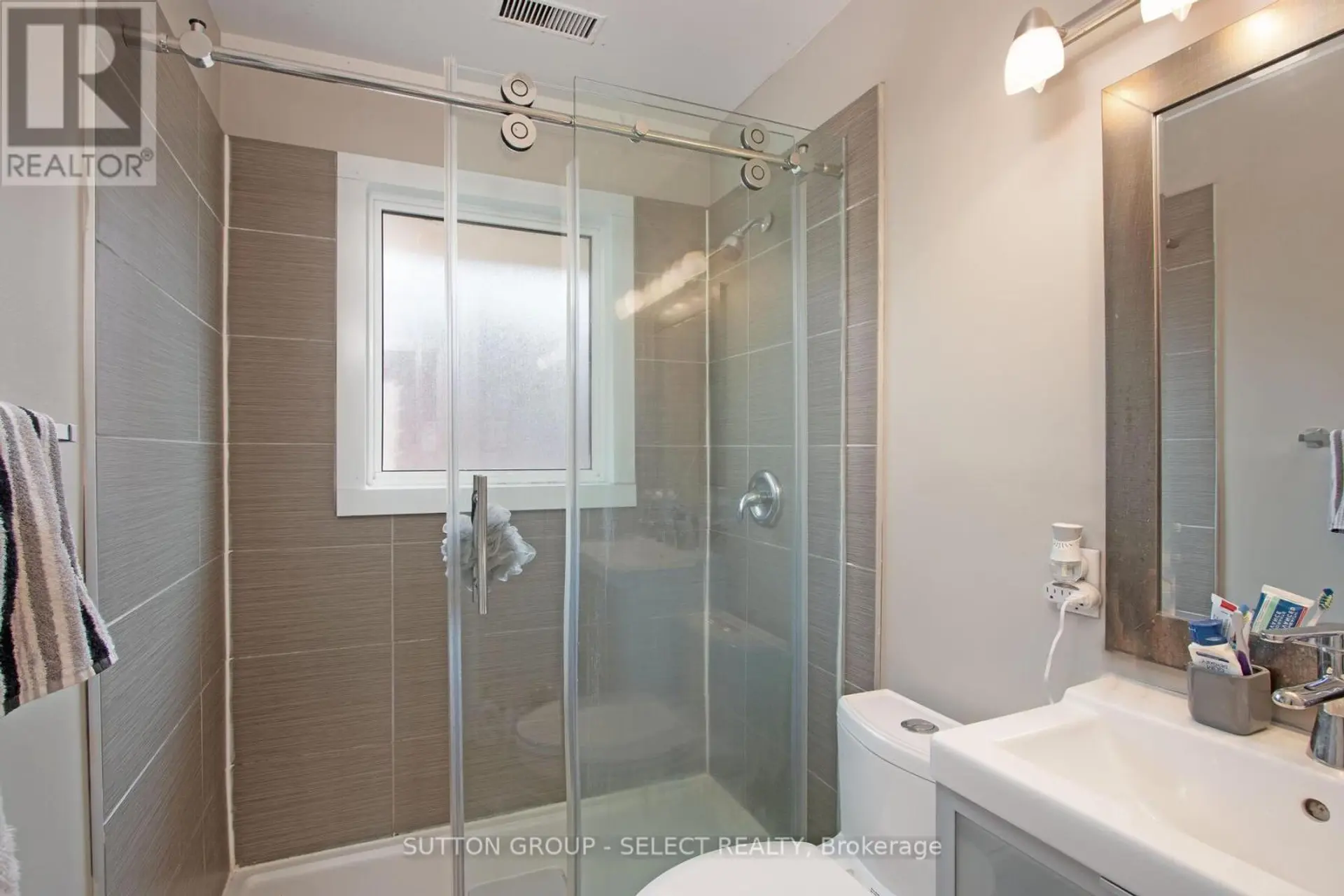 47 ROGERS AVENUE - Image 19