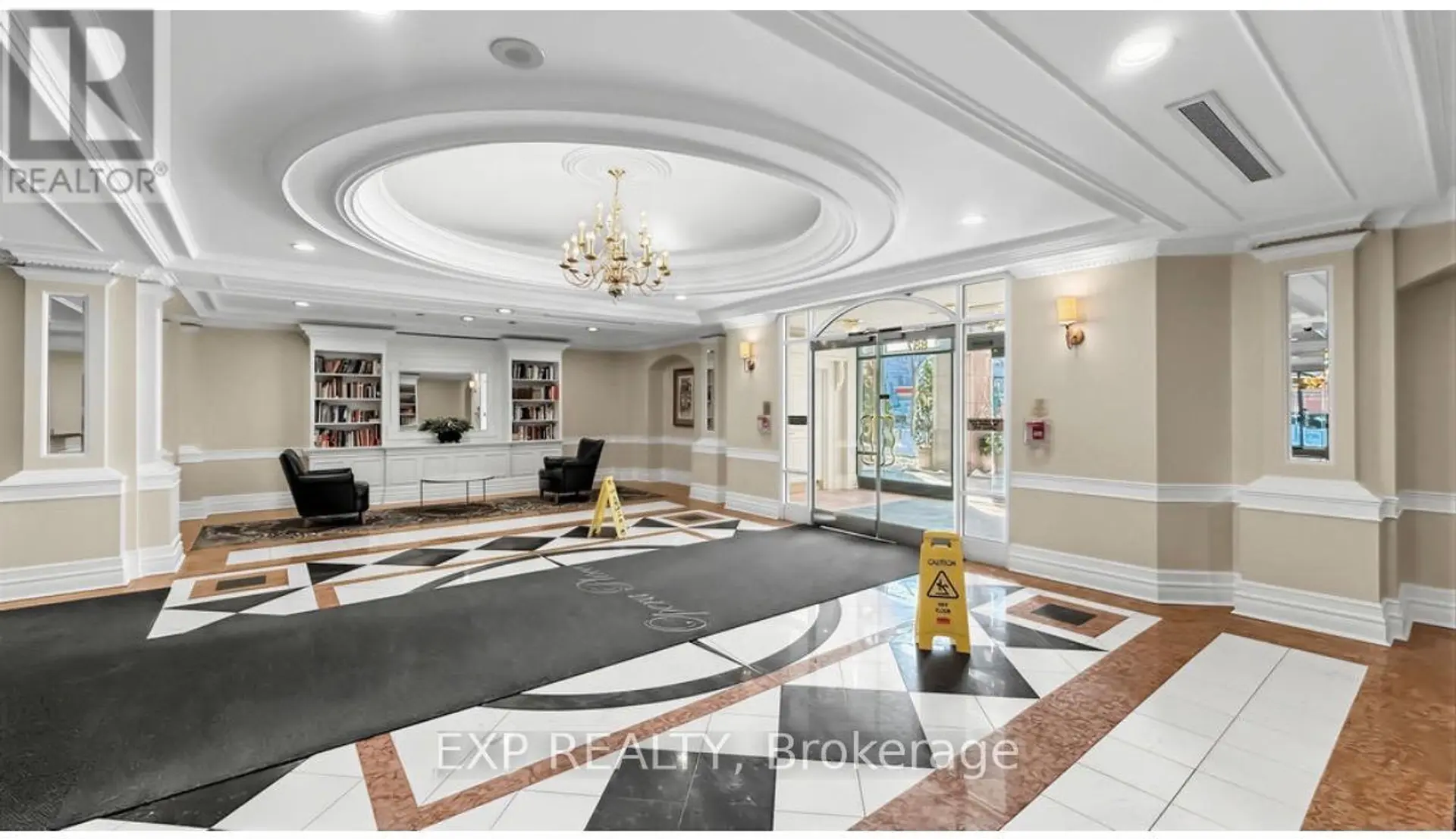 #607 889 BAY STREET - Image 17
