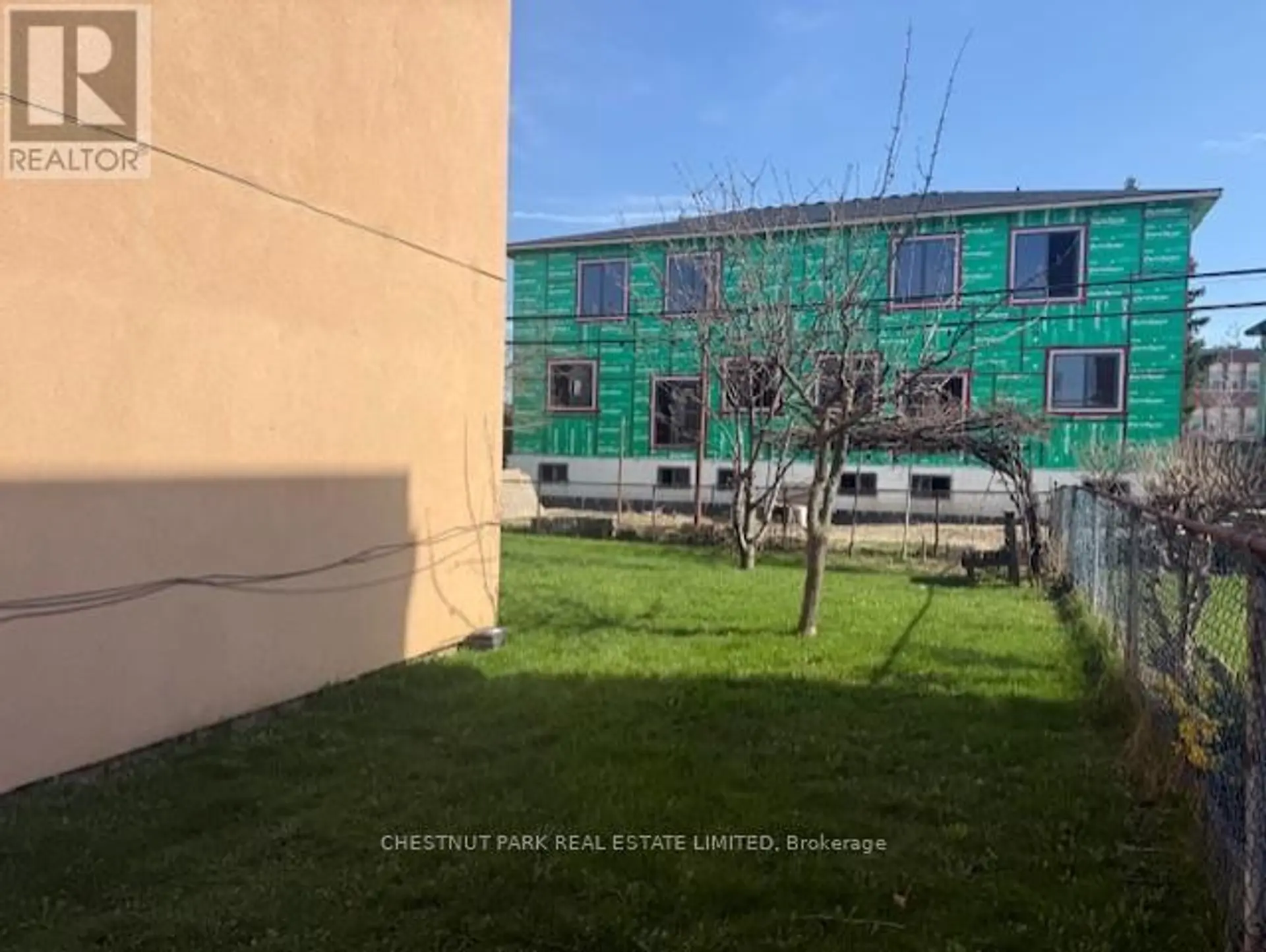 757 LAWRENCE AVENUE W - Image 13