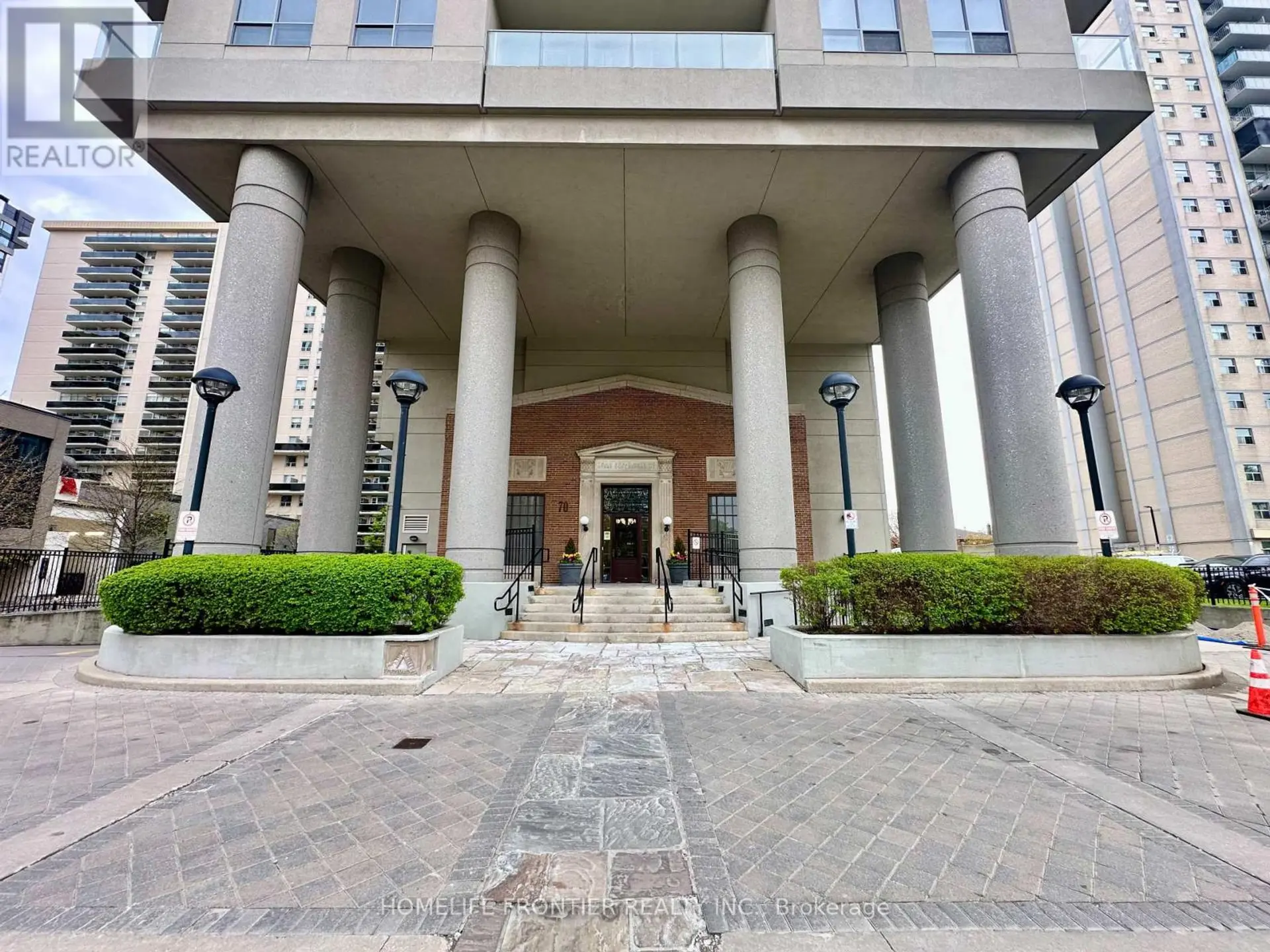 #1304 70 HIGH PARK AVENUE - Image 2