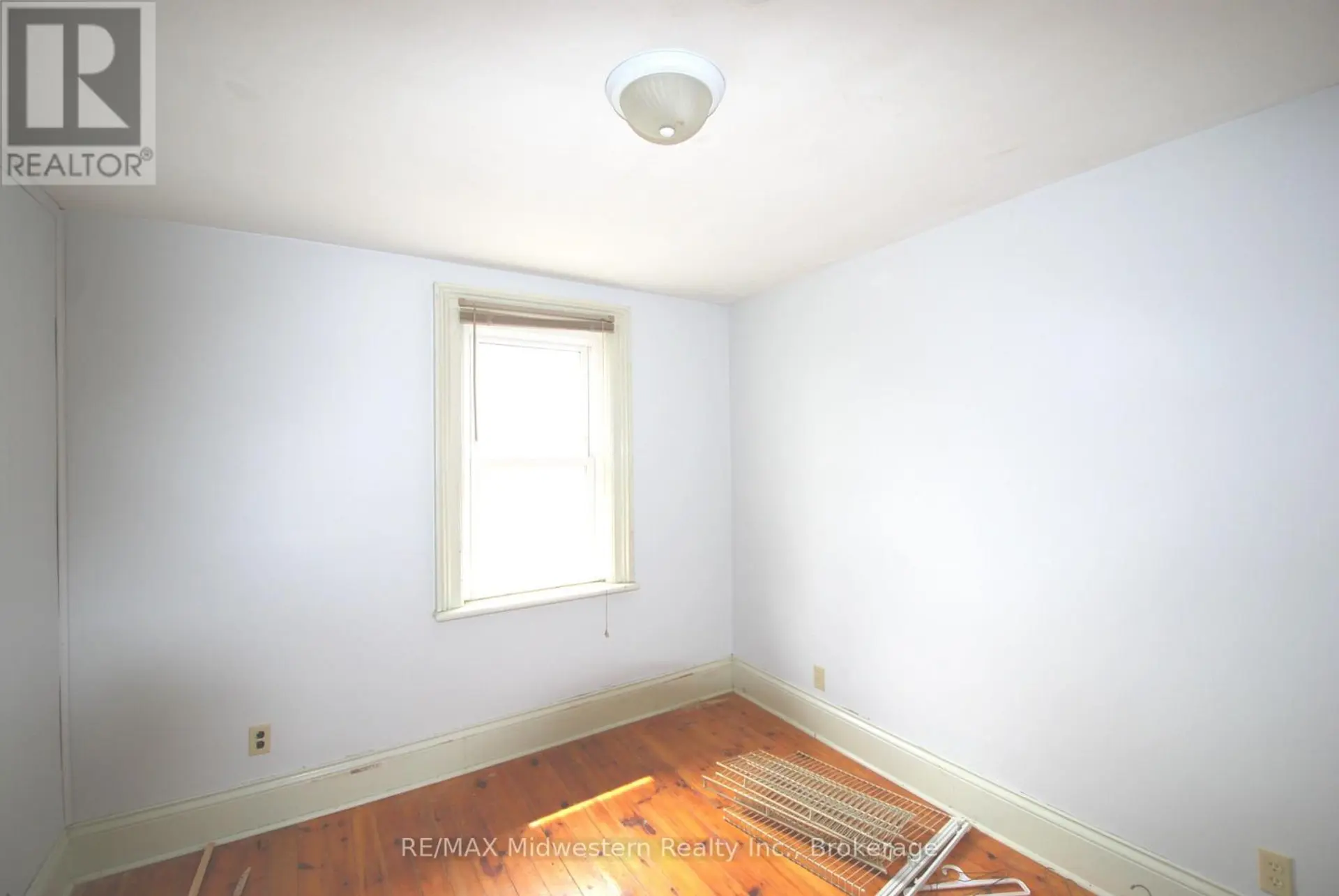 200 ELORA STREET S - Image 11