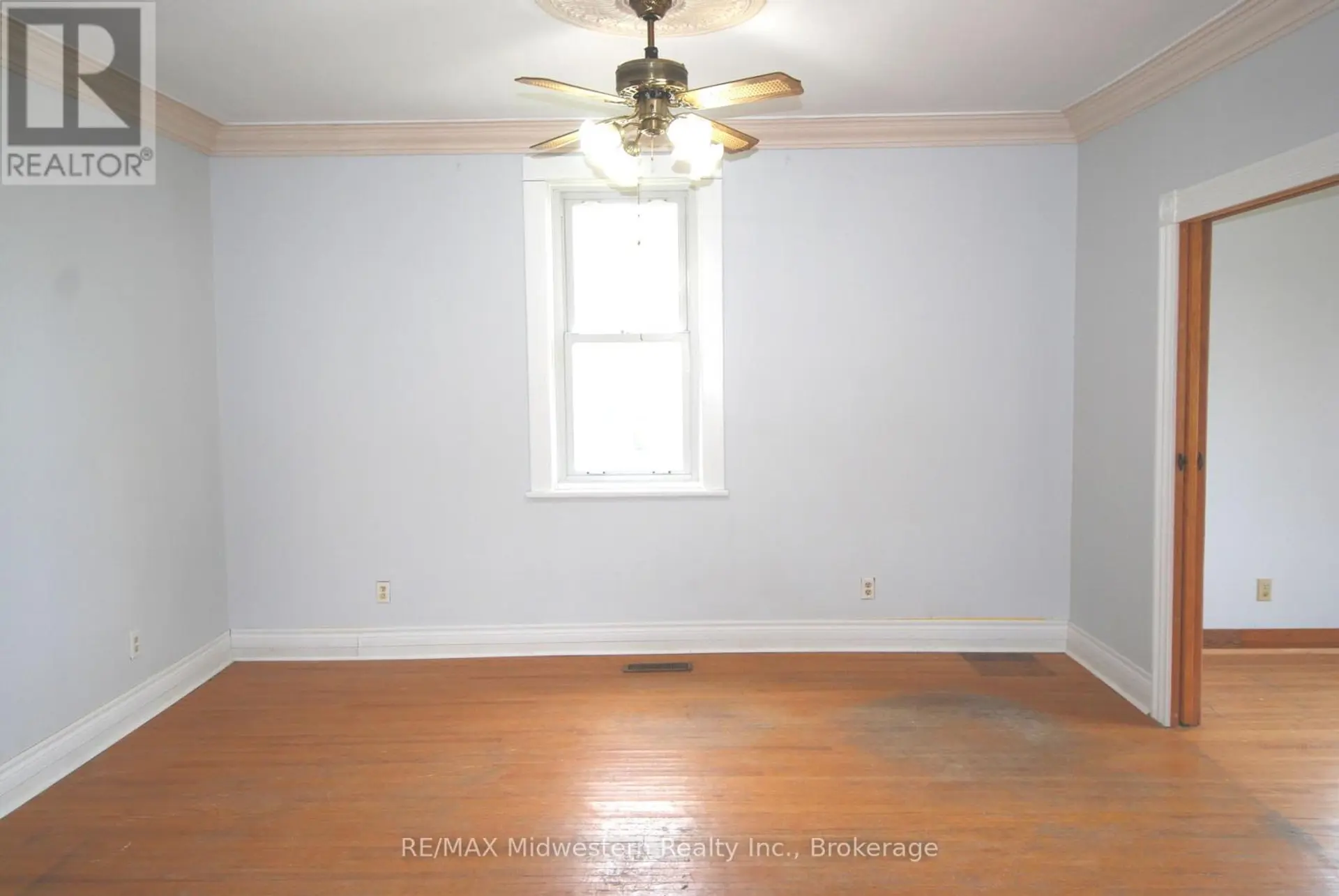 200 ELORA STREET S - Image 5