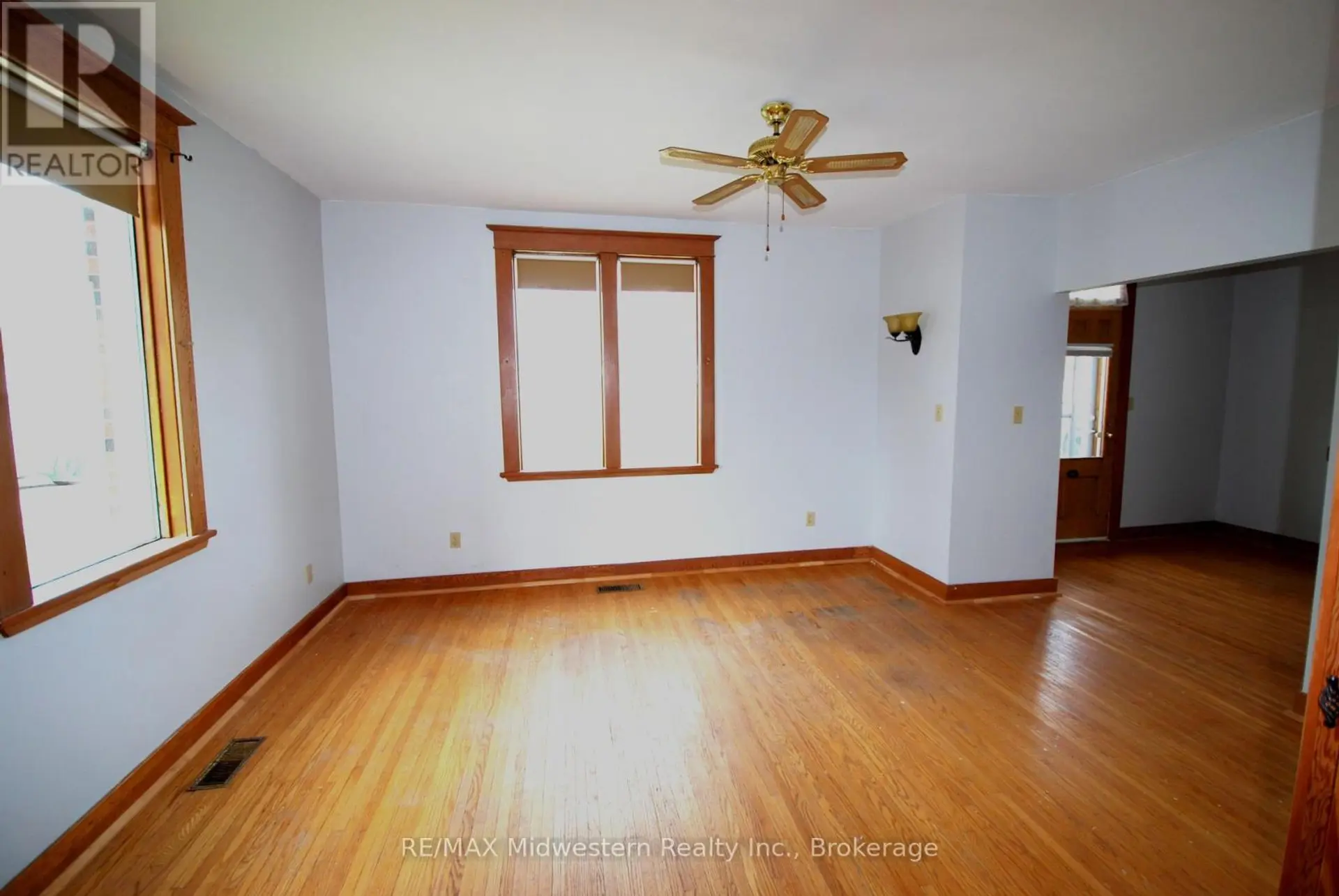 200 ELORA STREET S - Image 6