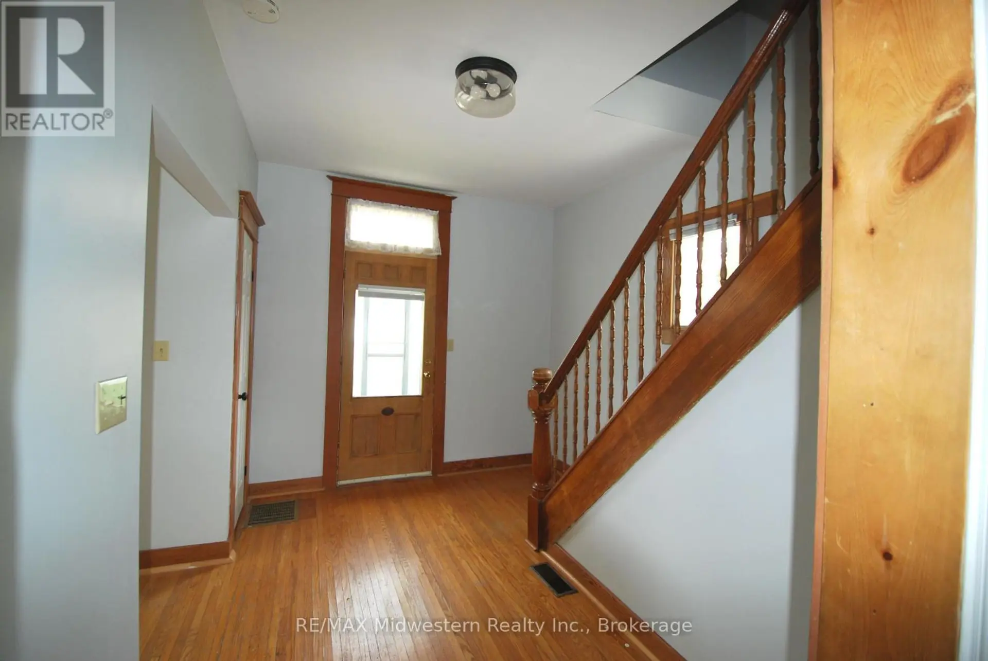200 ELORA STREET S - Image 7