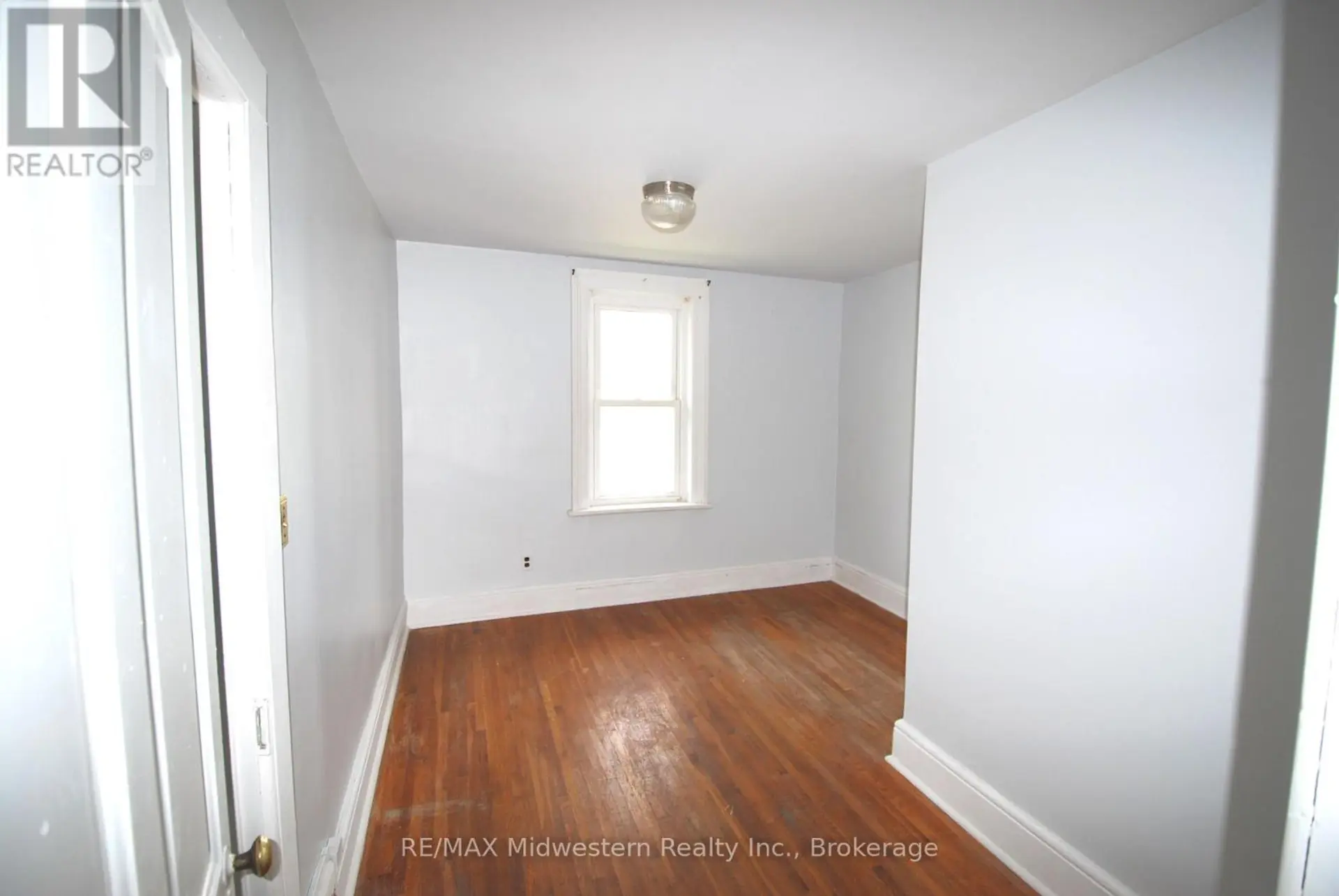200 ELORA STREET S - Image 9