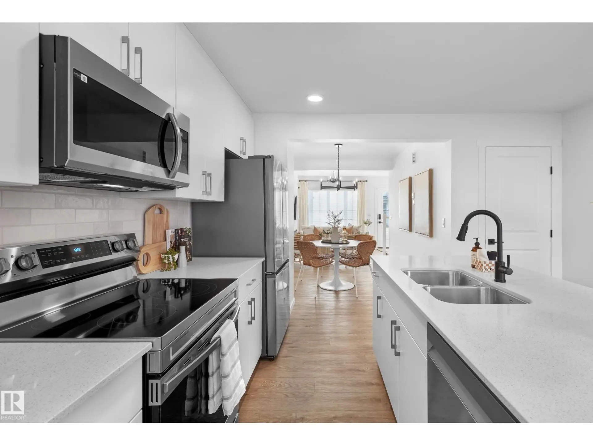 21016 24 AV NW - Image 5