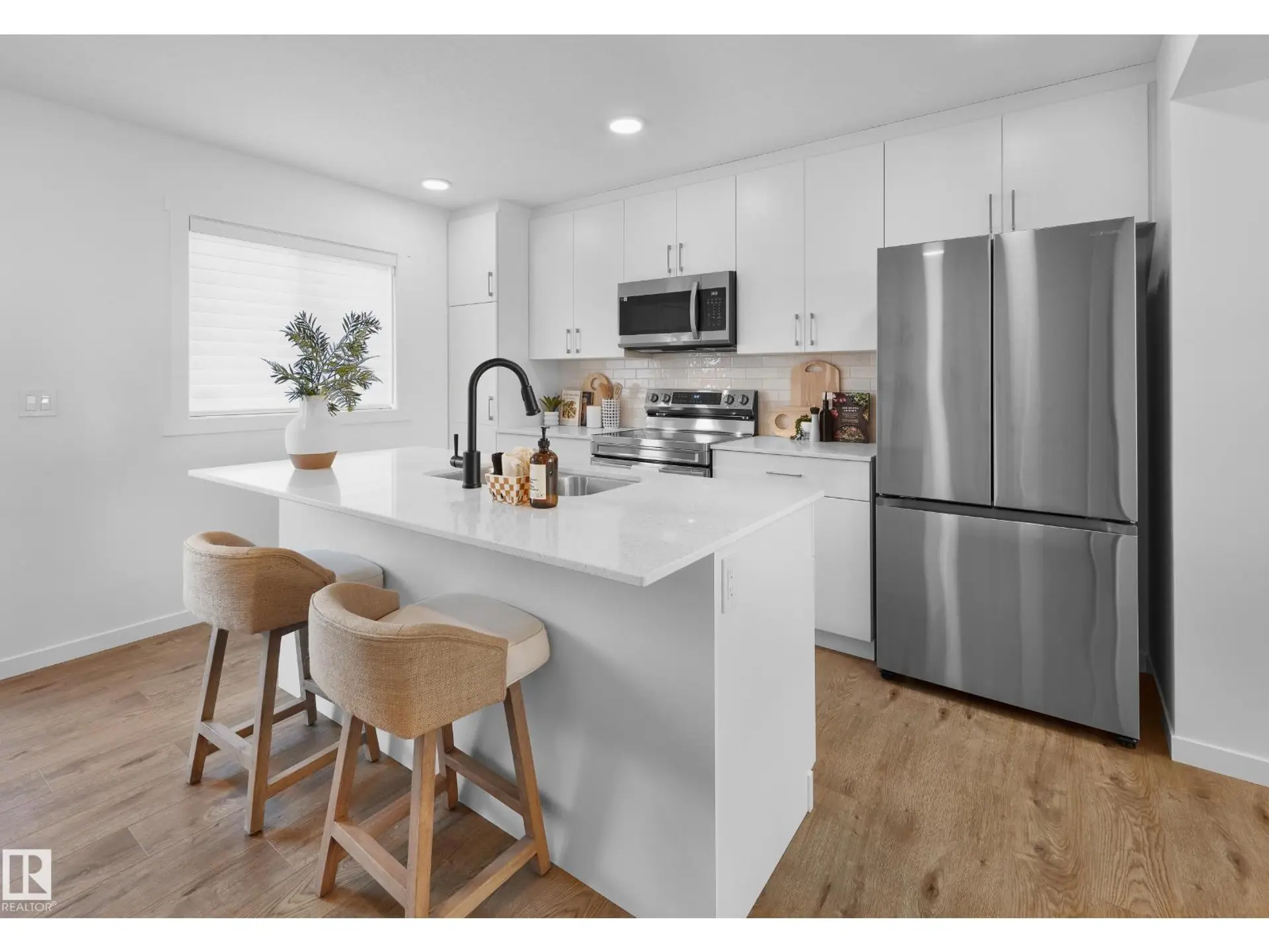 21016 24 AV NW - Image 6
