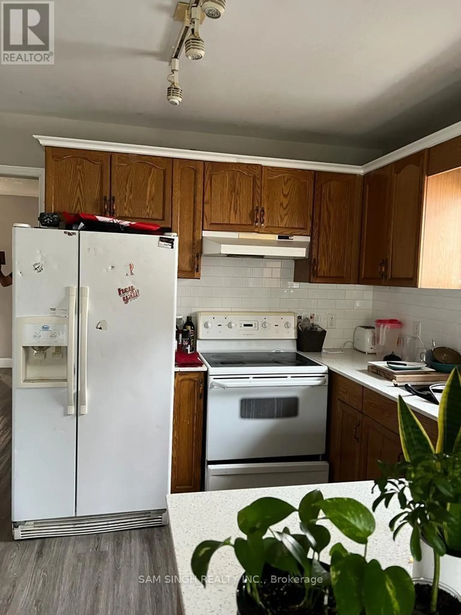 185 THURMAN CIRCLE - Image 5