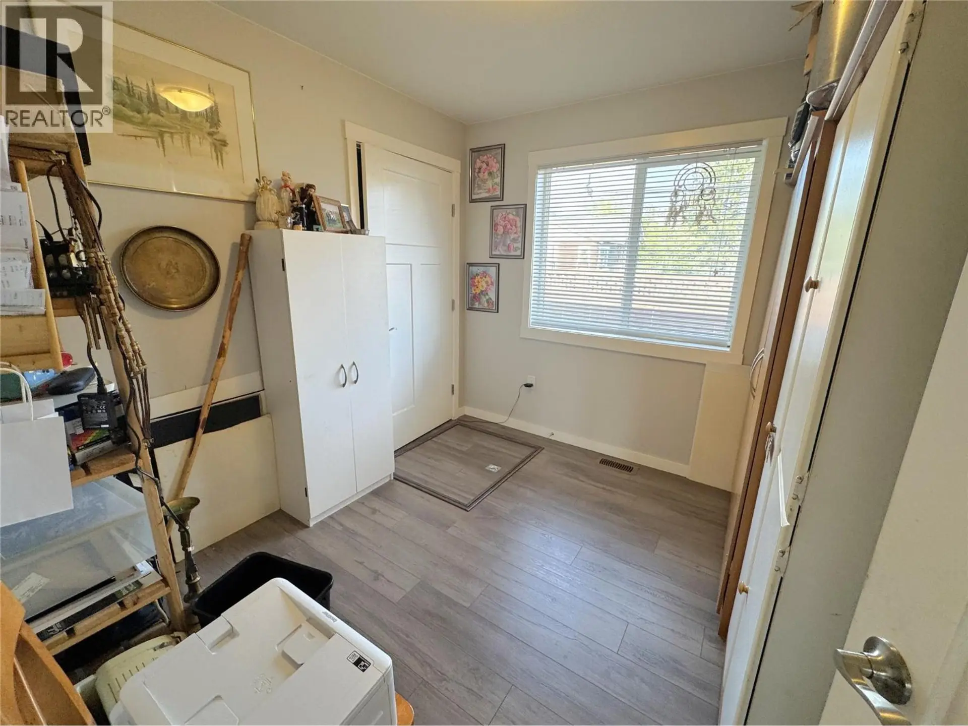 2402 COLDWATER Avenue - Image 10