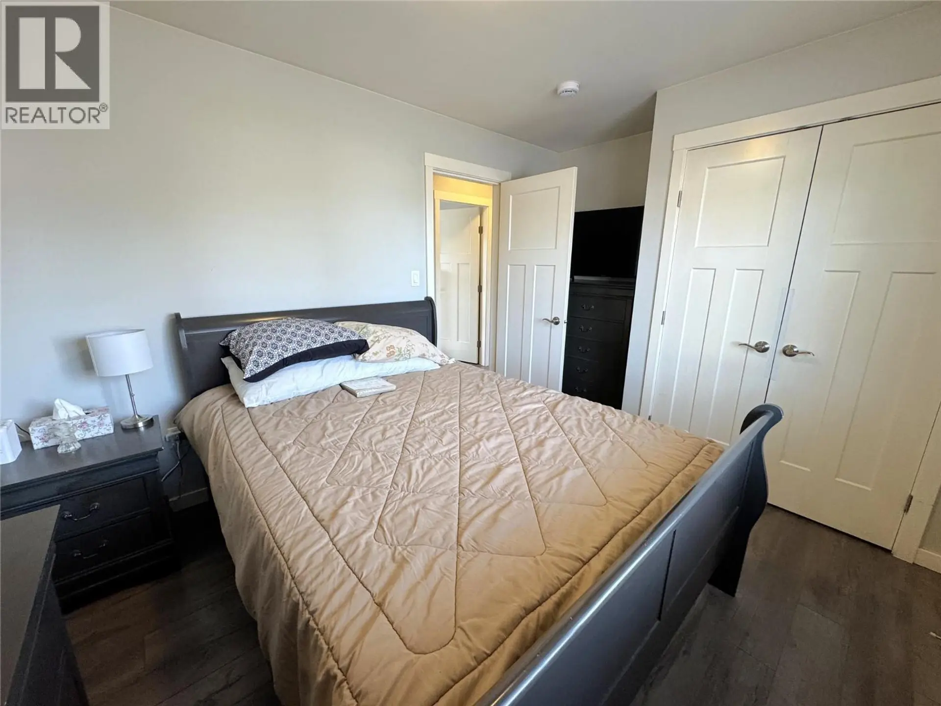 2402 COLDWATER Avenue - Image 12