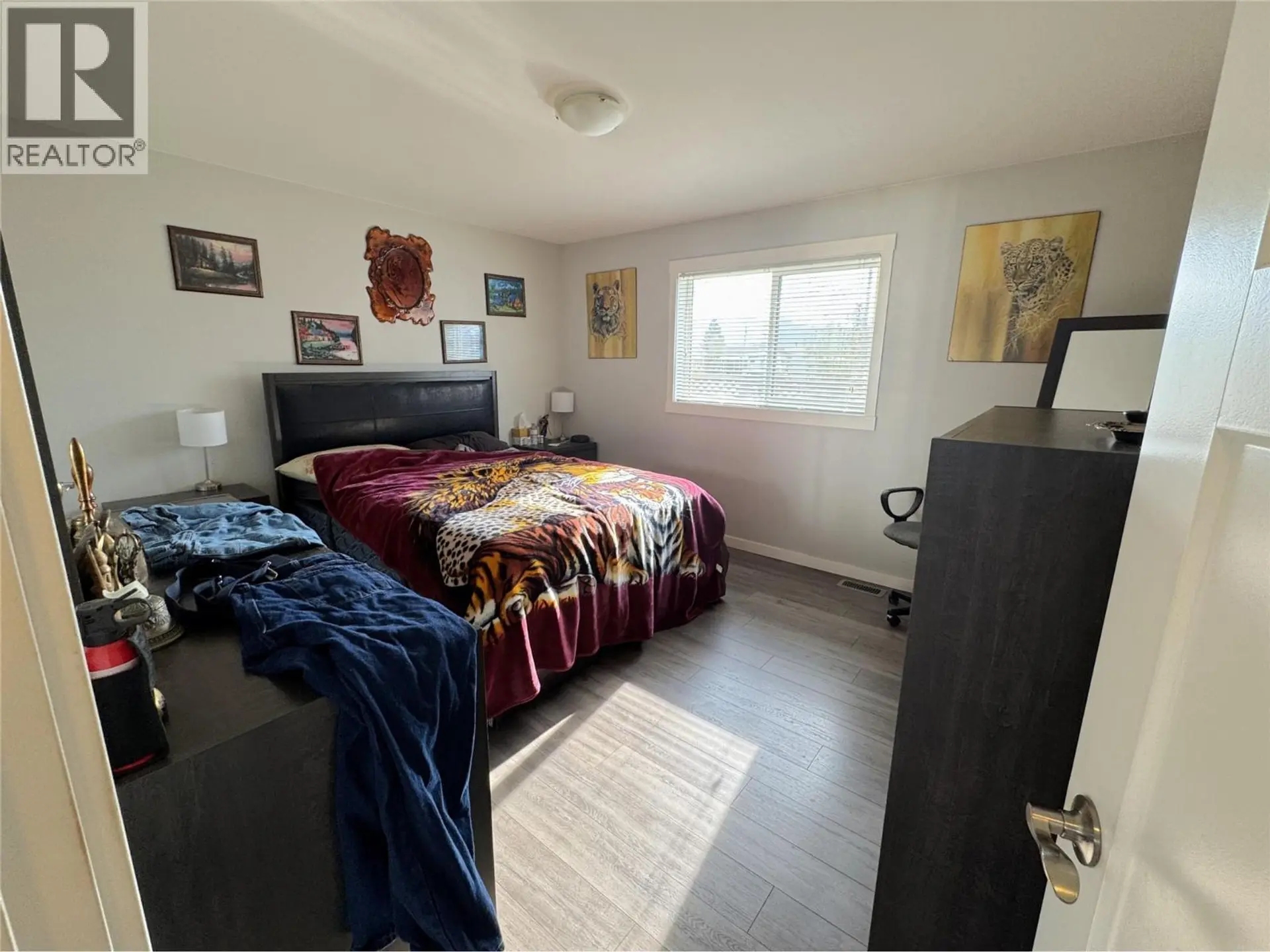 2402 COLDWATER Avenue - Image 13