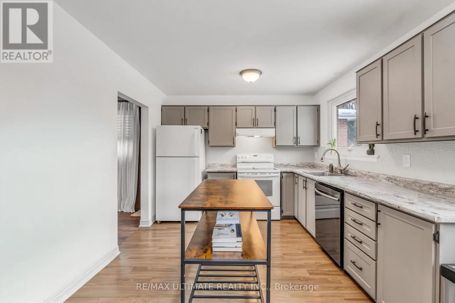 37 BANBURY COURT - Image 3