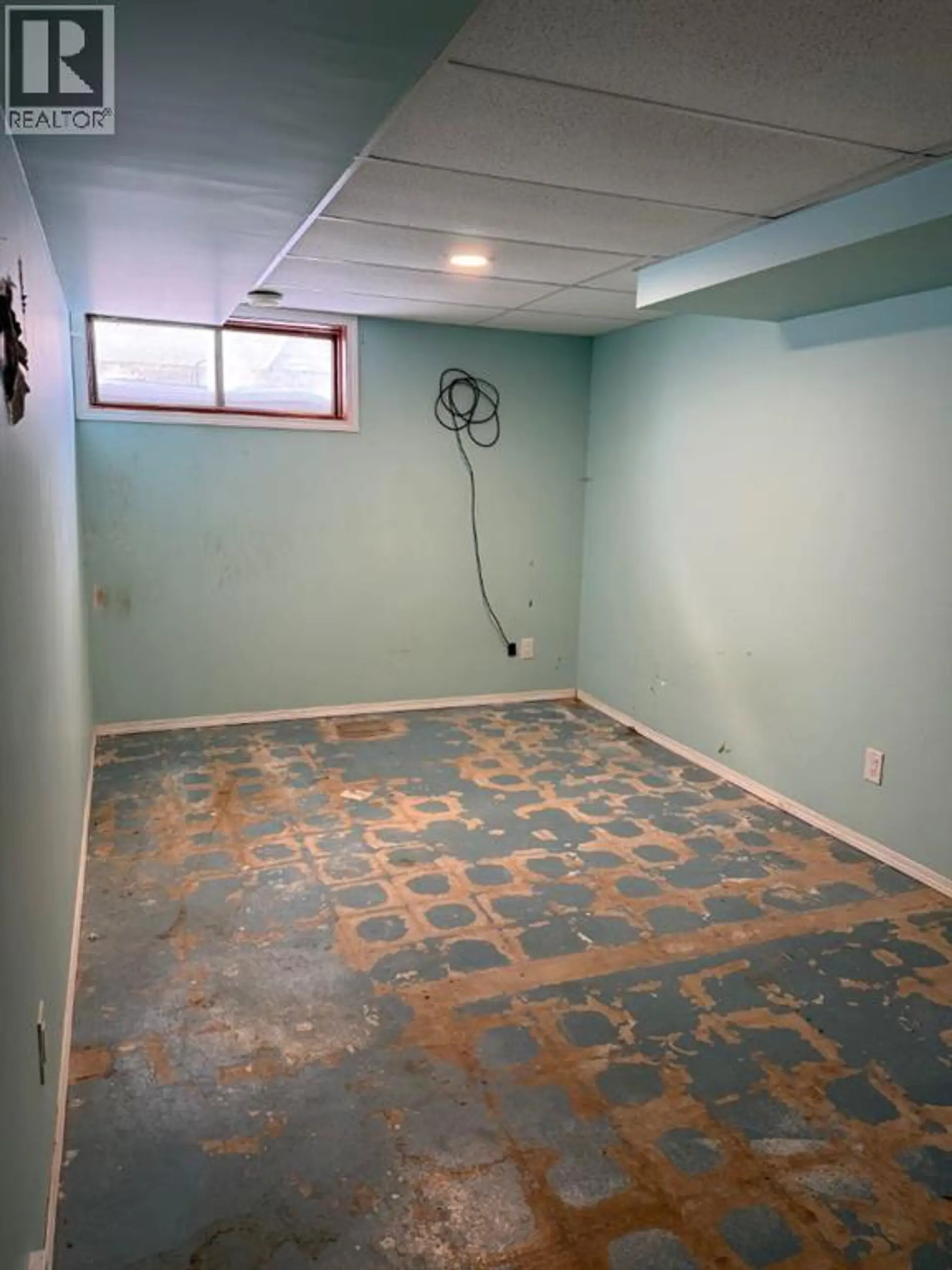 10140 105 Street - Image 11