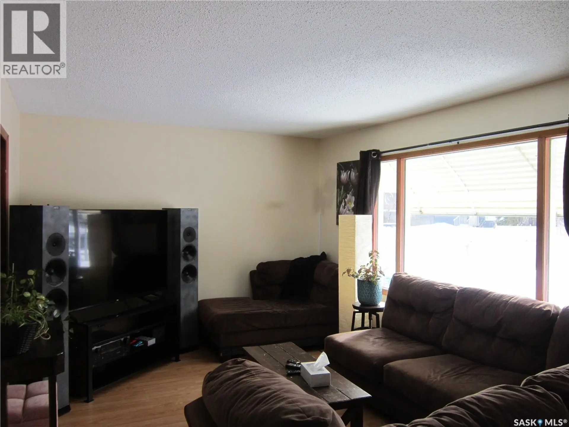 552 6th STREET E - Image 2