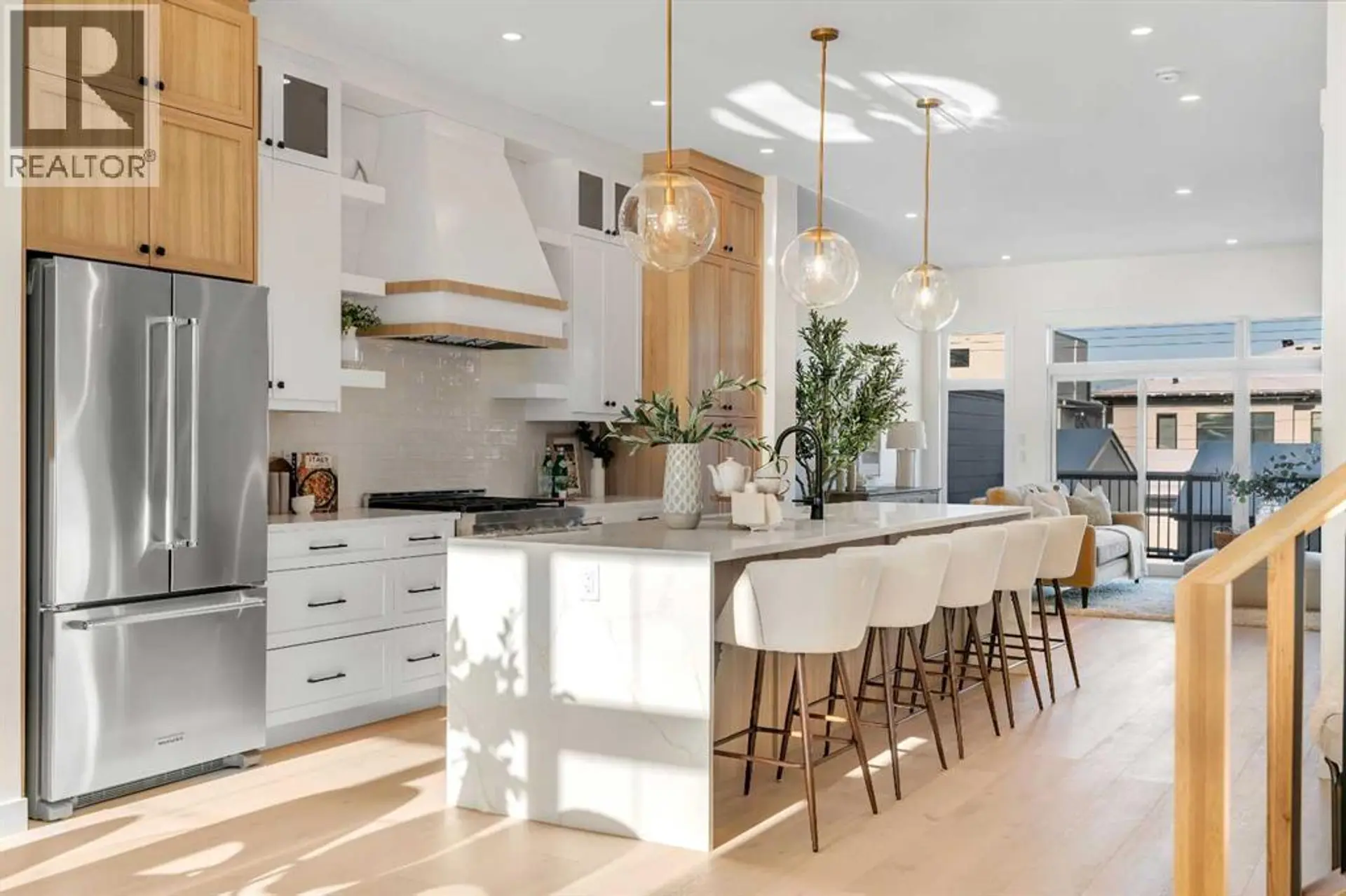 2438 30 Avenue SW - Image 4