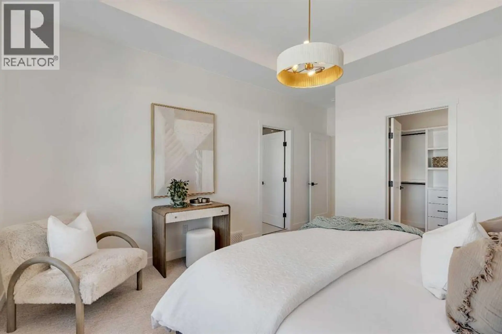 2438 30 Avenue SW - Image 11