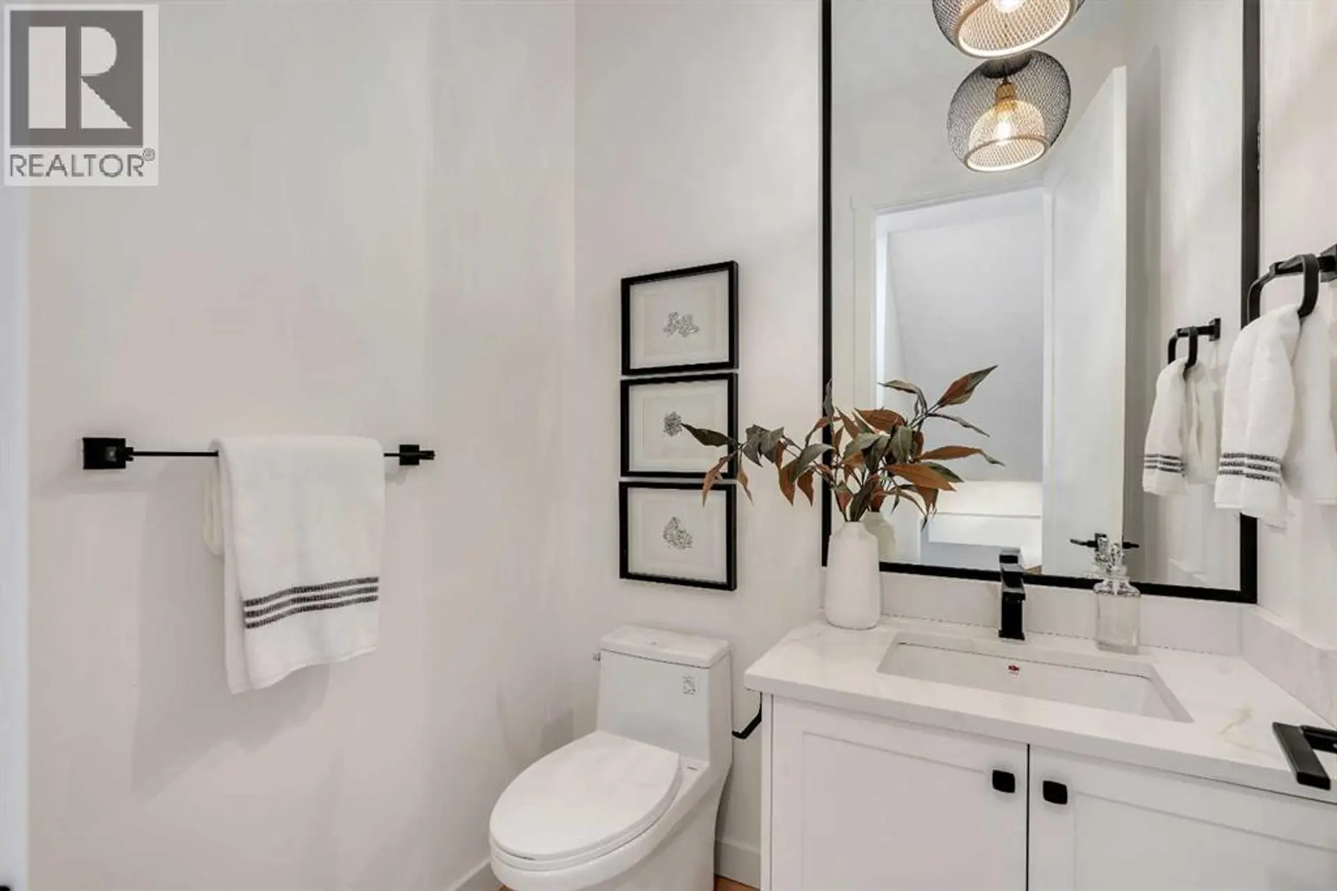 2438 30 Avenue SW - Image 9