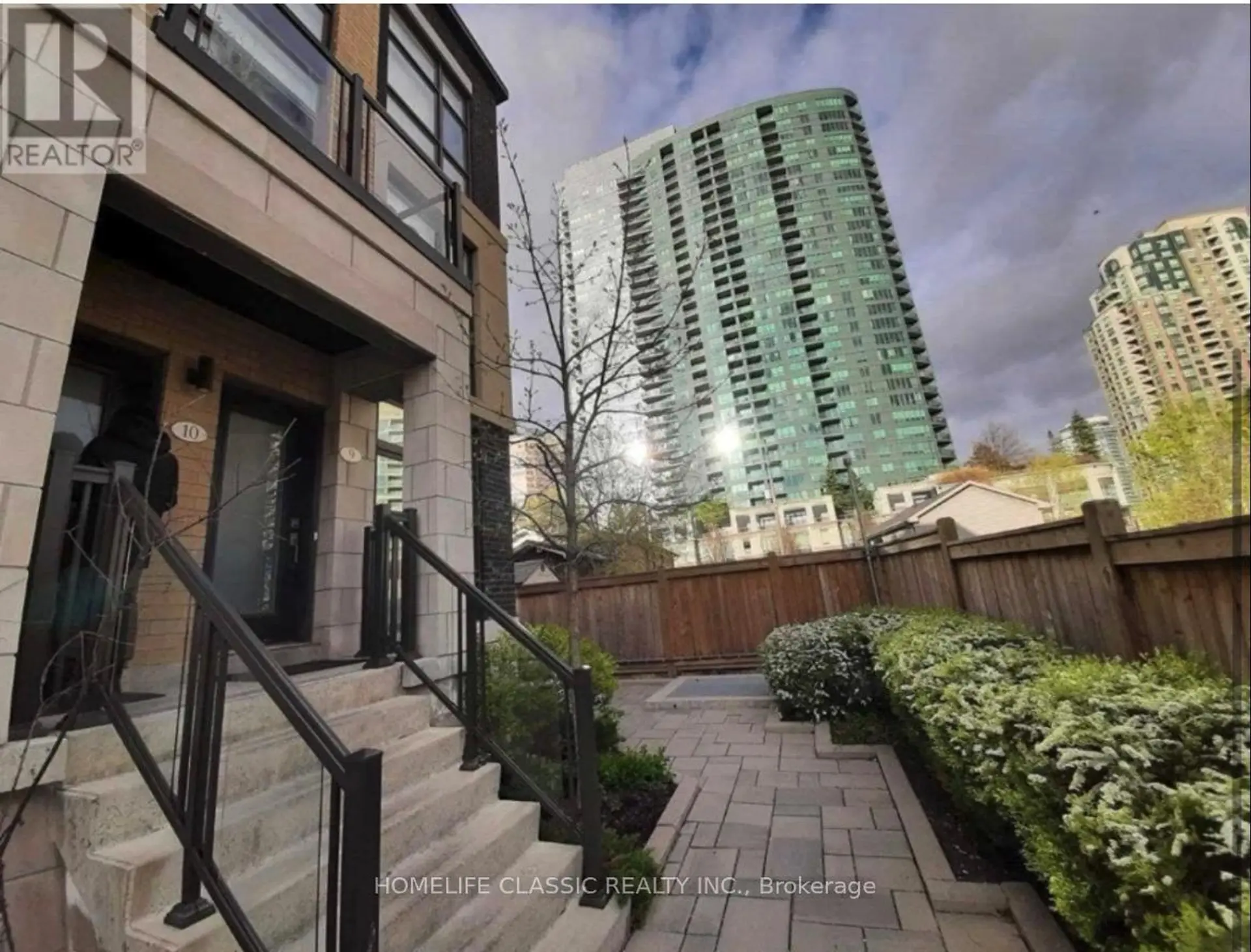 #9 11 ELDORA AVENUE - Image 1