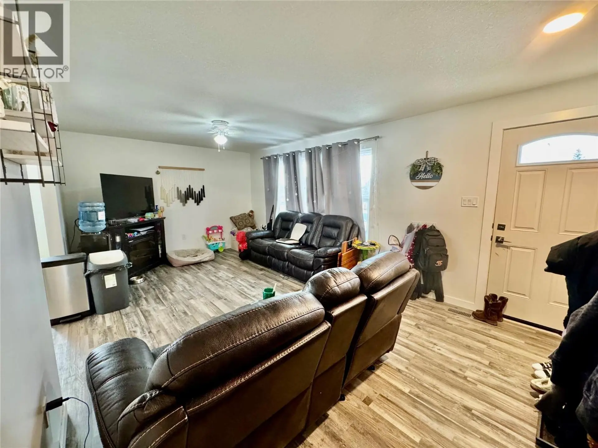 9120 8 Street - Image 3