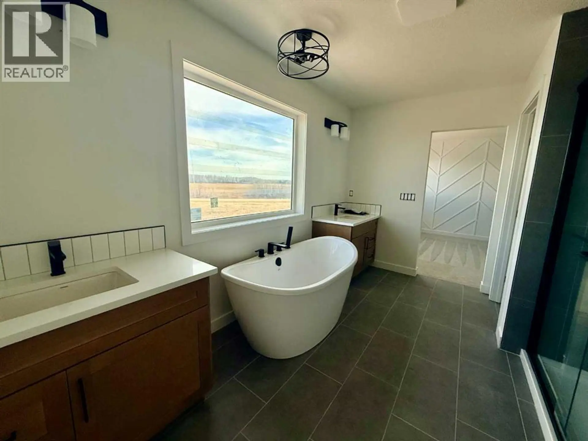 7057 85 Street - Image 13