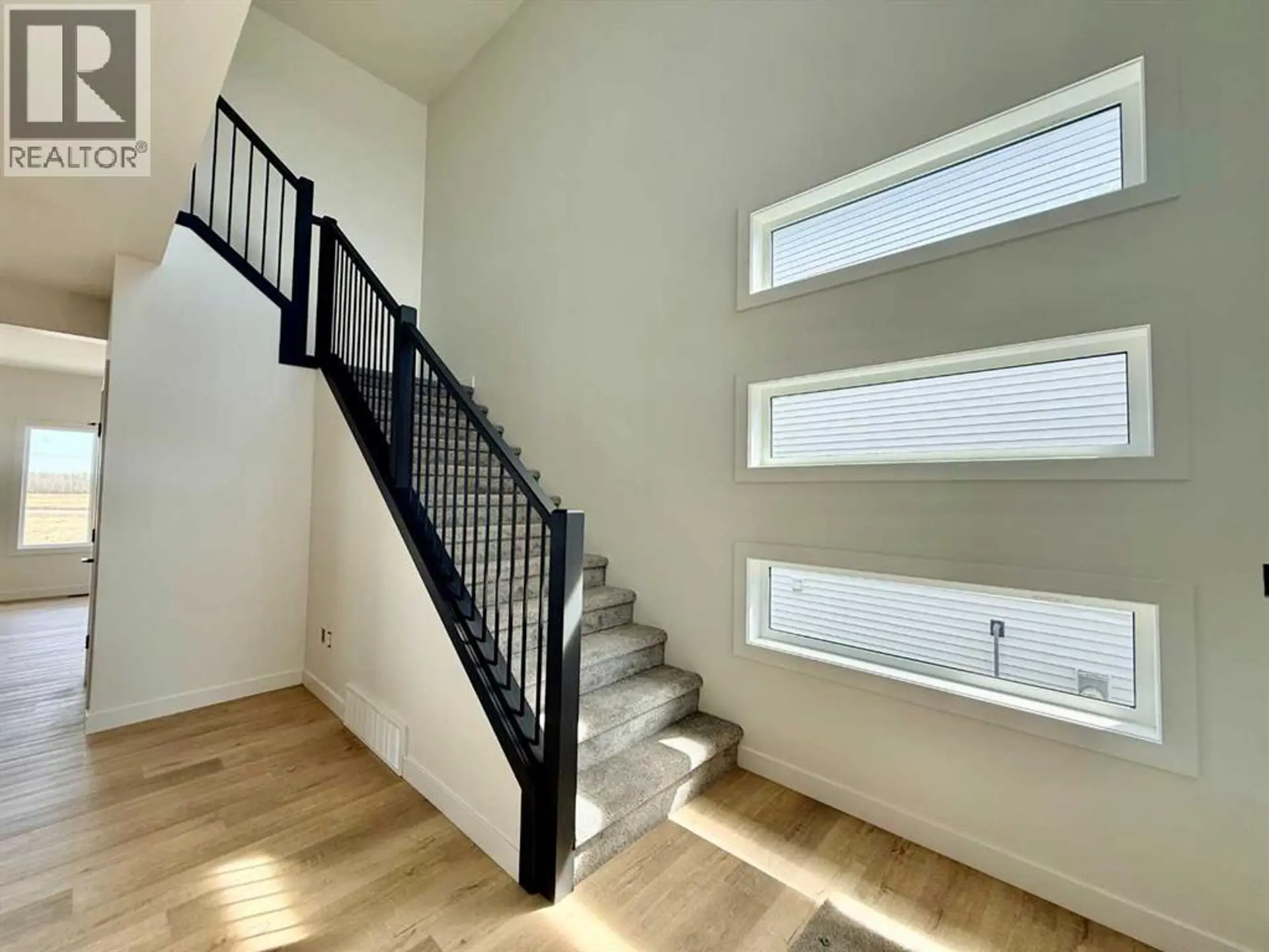 7057 85 Street - Image 3
