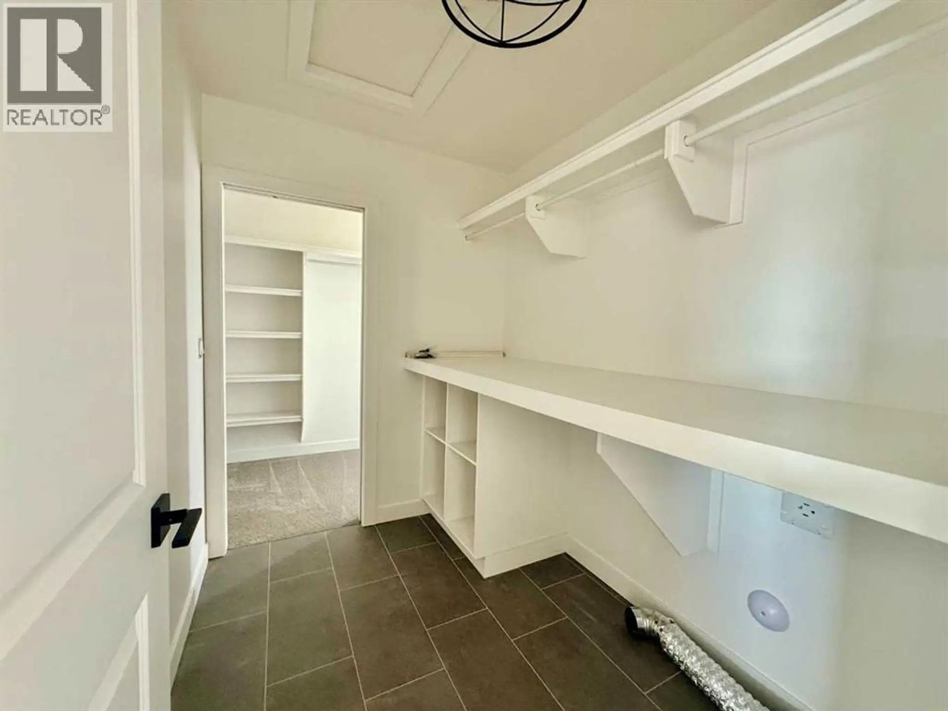 7057 85 Street - Image 10
