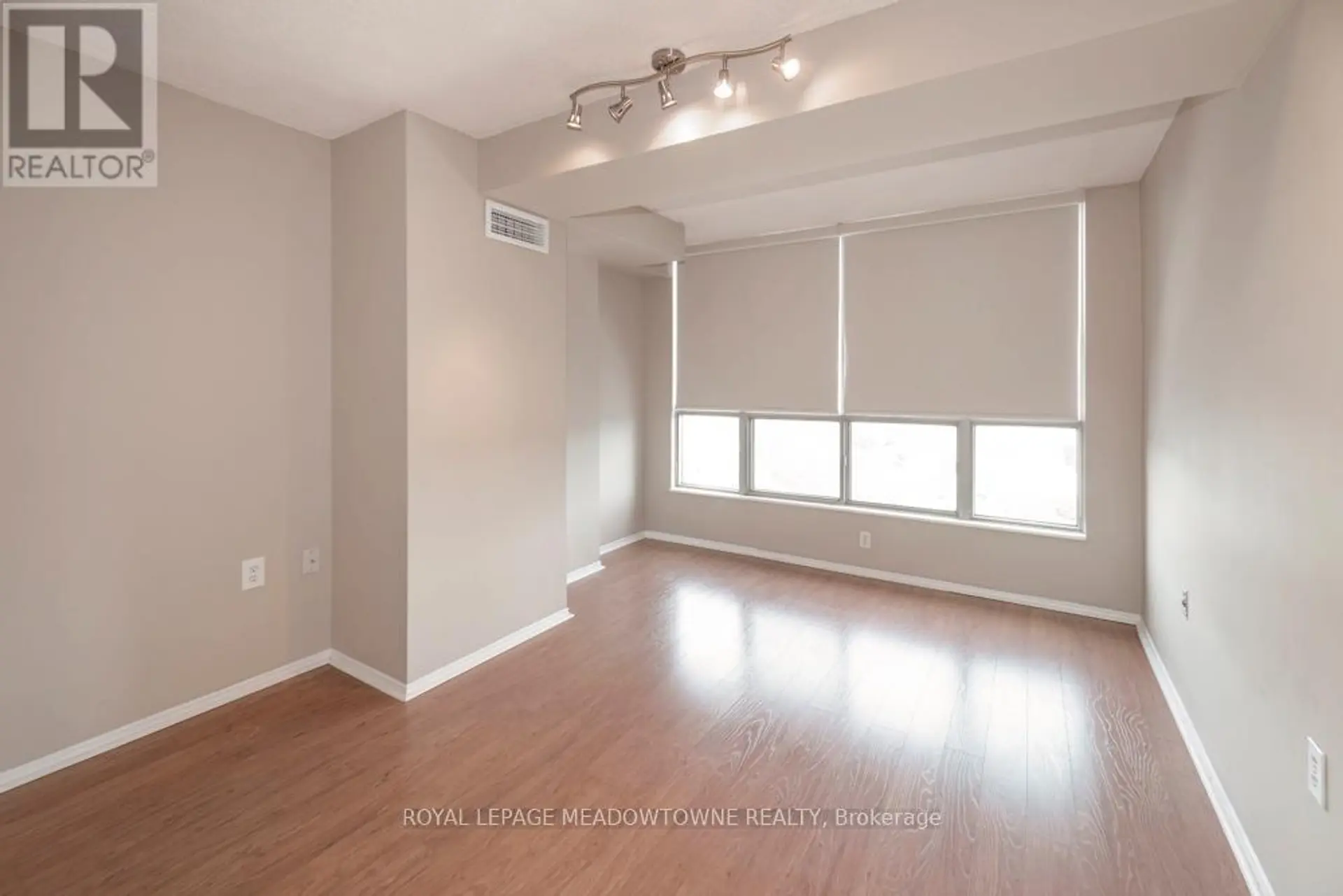 #905 1110 WALDEN CIRCLE - Image 11