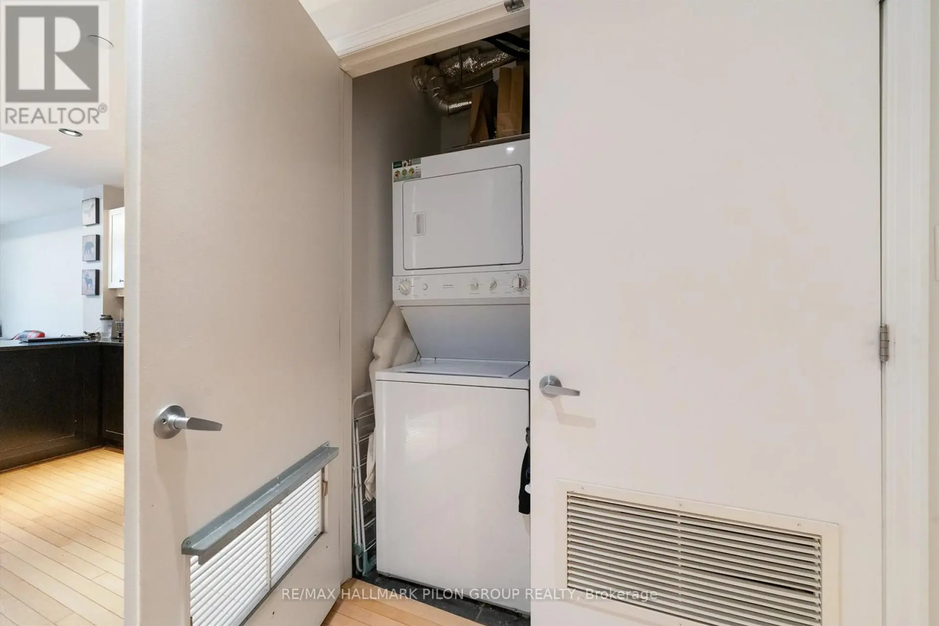 #109 950 MARGUERITE AVENUE - Image 8