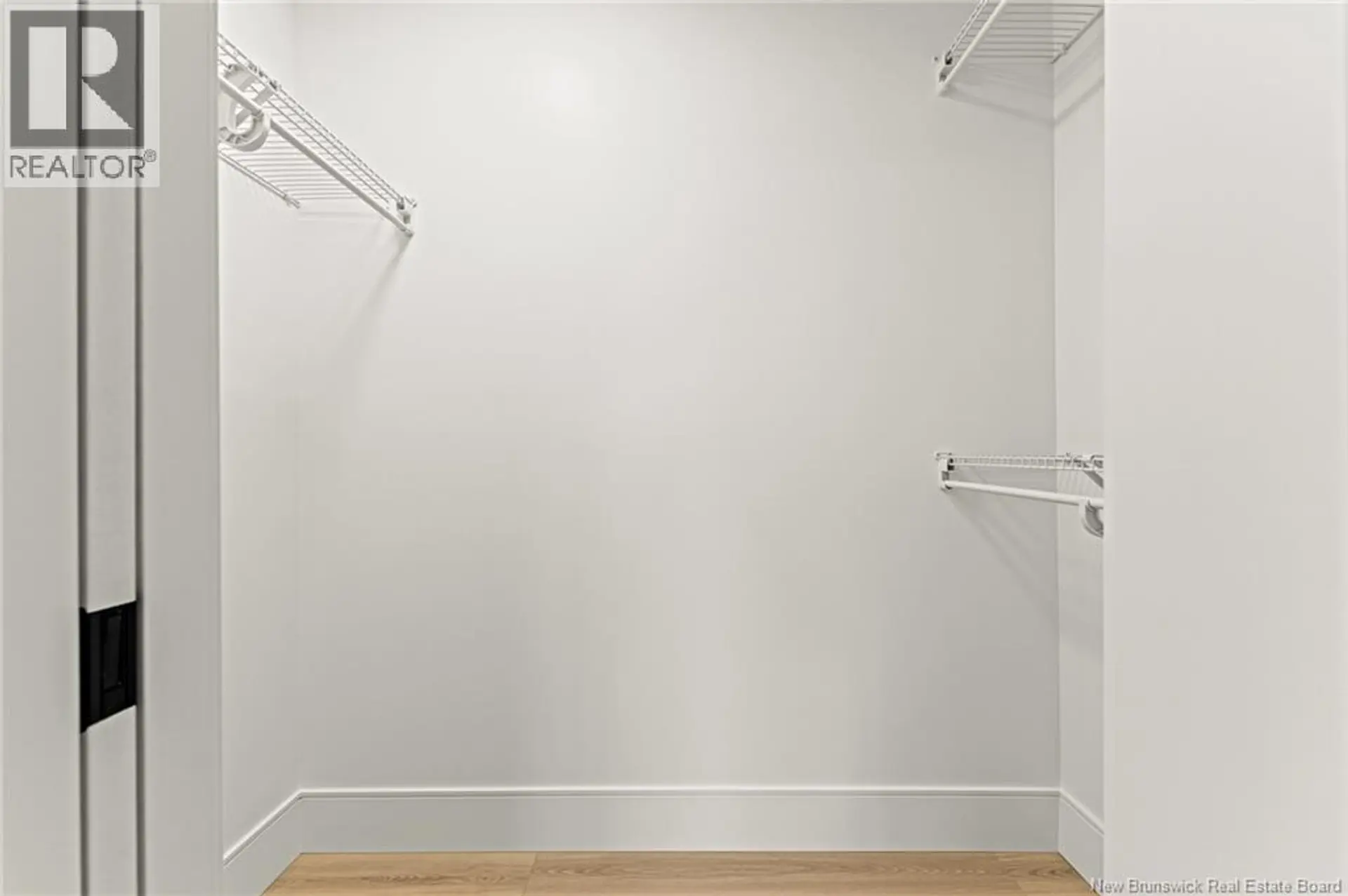 215 Senese Street - Image 11