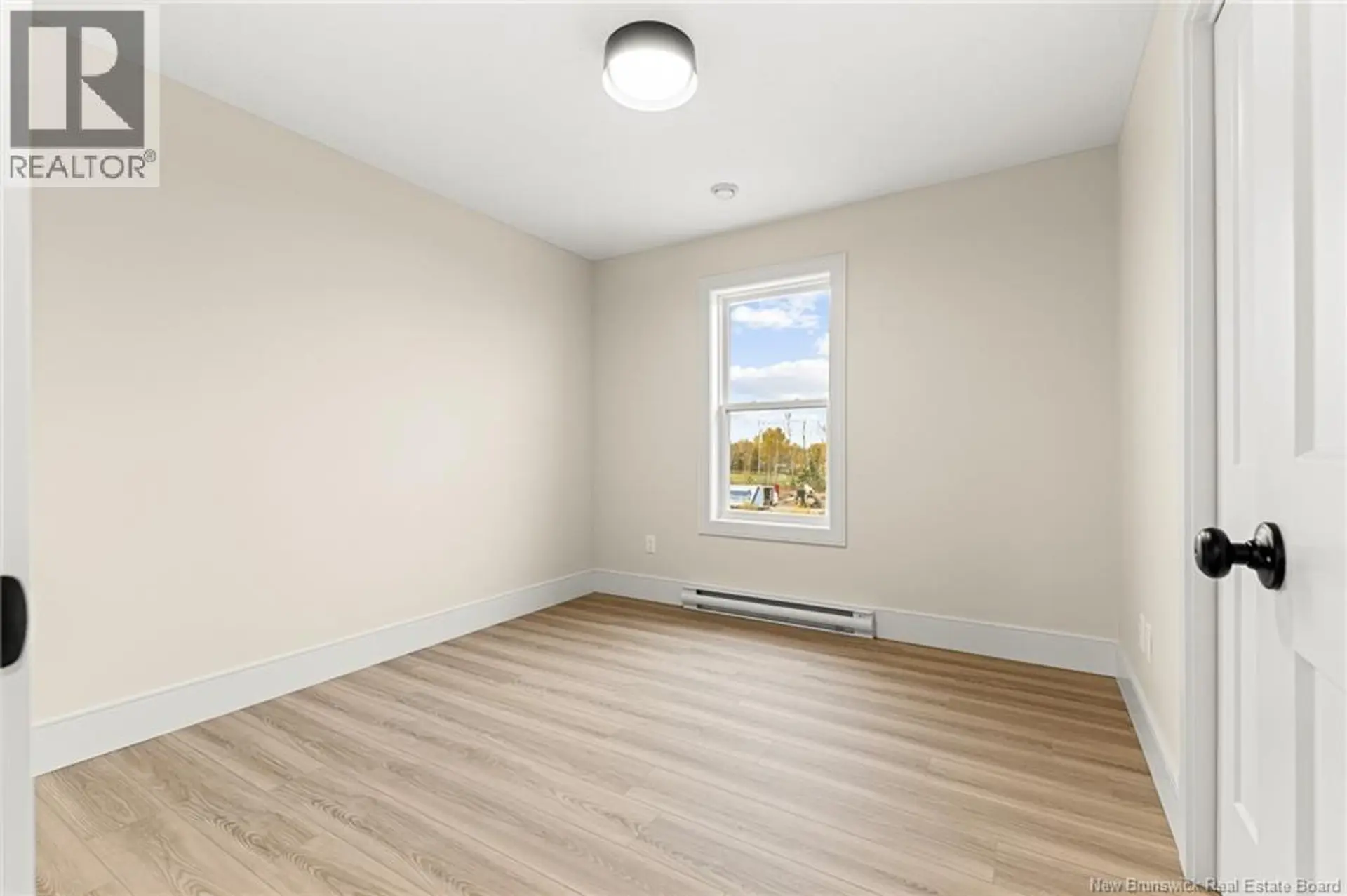 215 Senese Street - Image 12