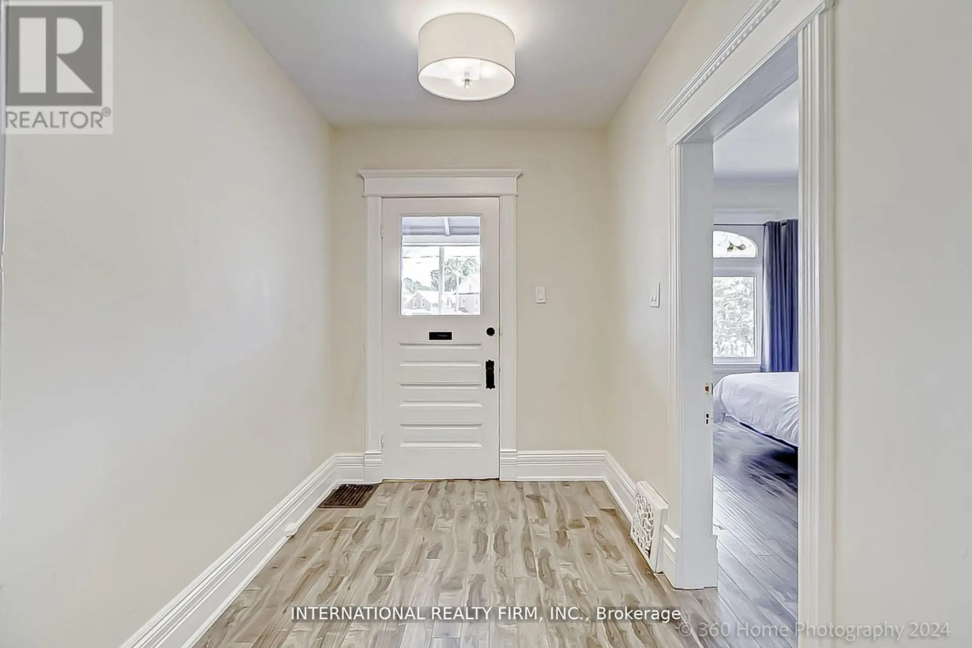 304 INNISFIL STREET - Image 3