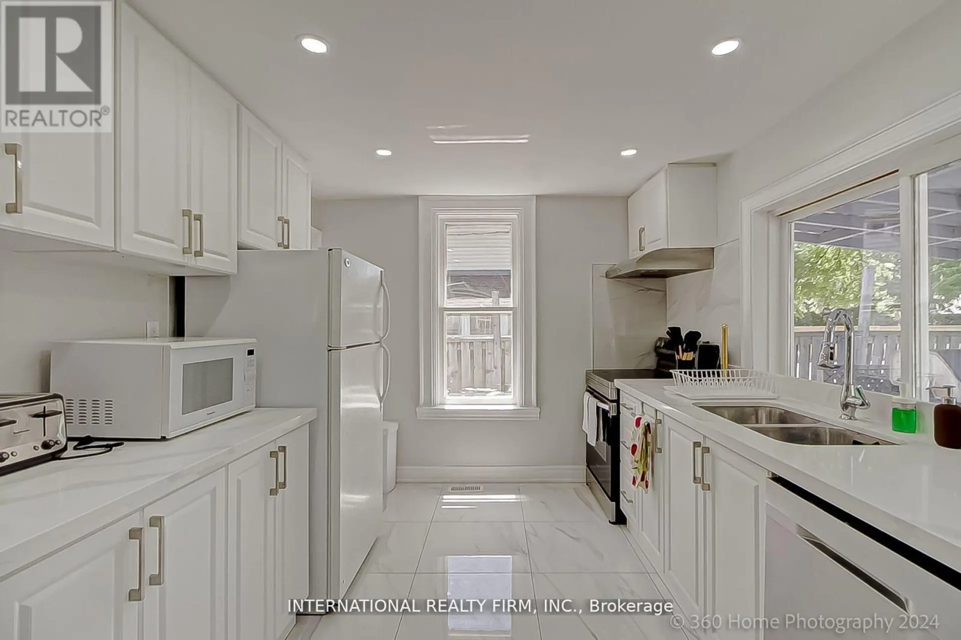 304 INNISFIL STREET - Image 7