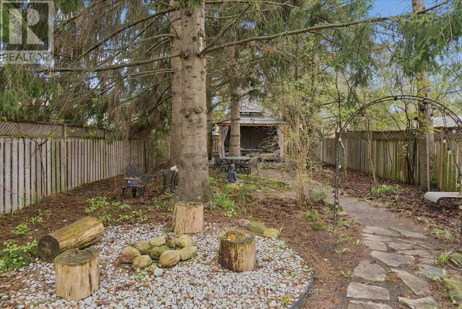 443 VICTORIA STREET - Image 17