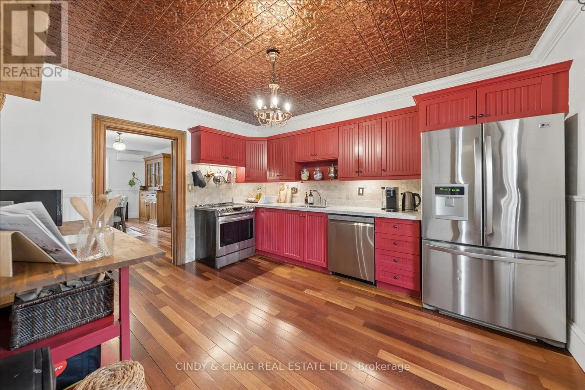 443 VICTORIA STREET - Image 6