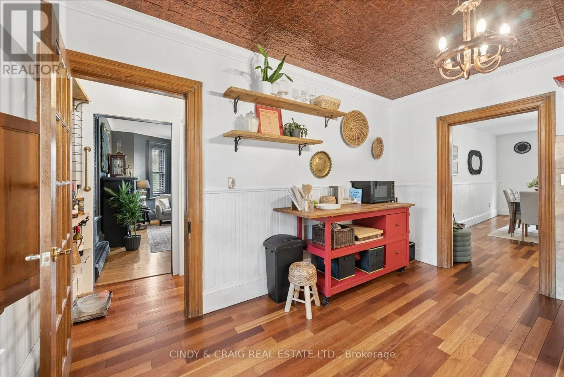 443 VICTORIA STREET - Image 7
