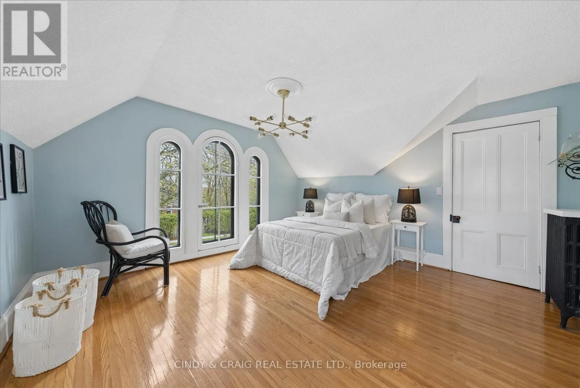 443 VICTORIA STREET - Image 9