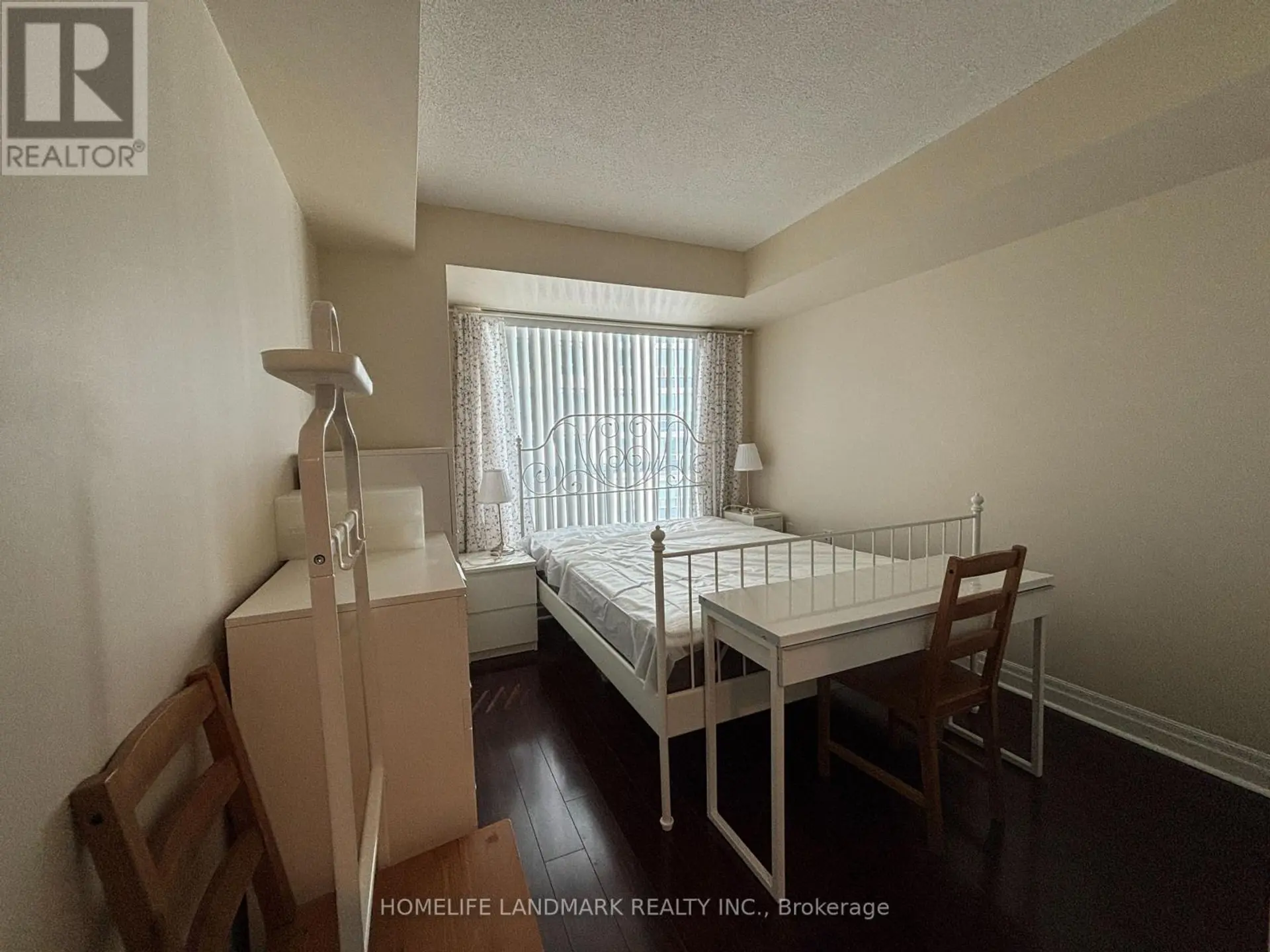 #902 21 HILLCREST AVENUE - Image 19