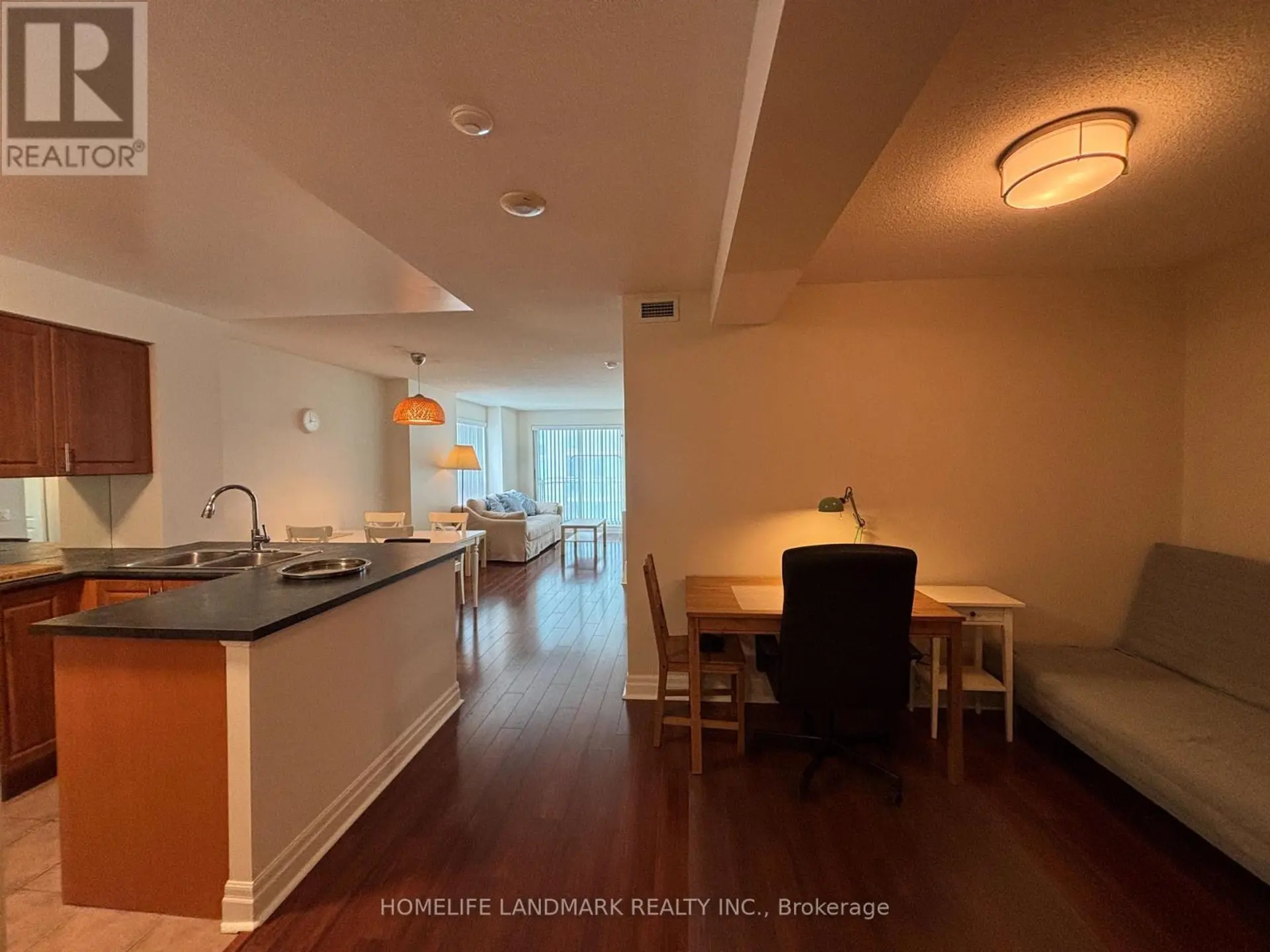 #902 21 HILLCREST AVENUE - Image 7